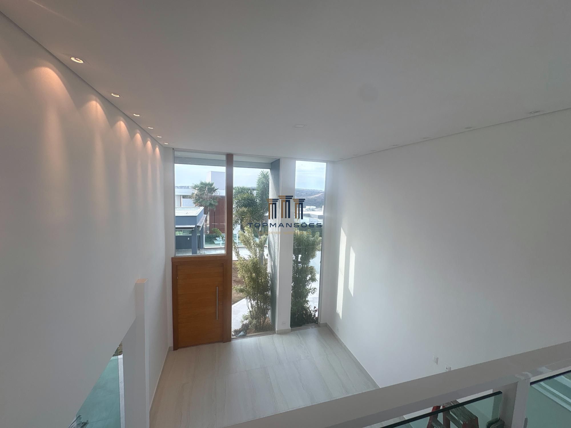 Casa com 4 suítes vista definitiva em Condominio fechado em Vespasiano