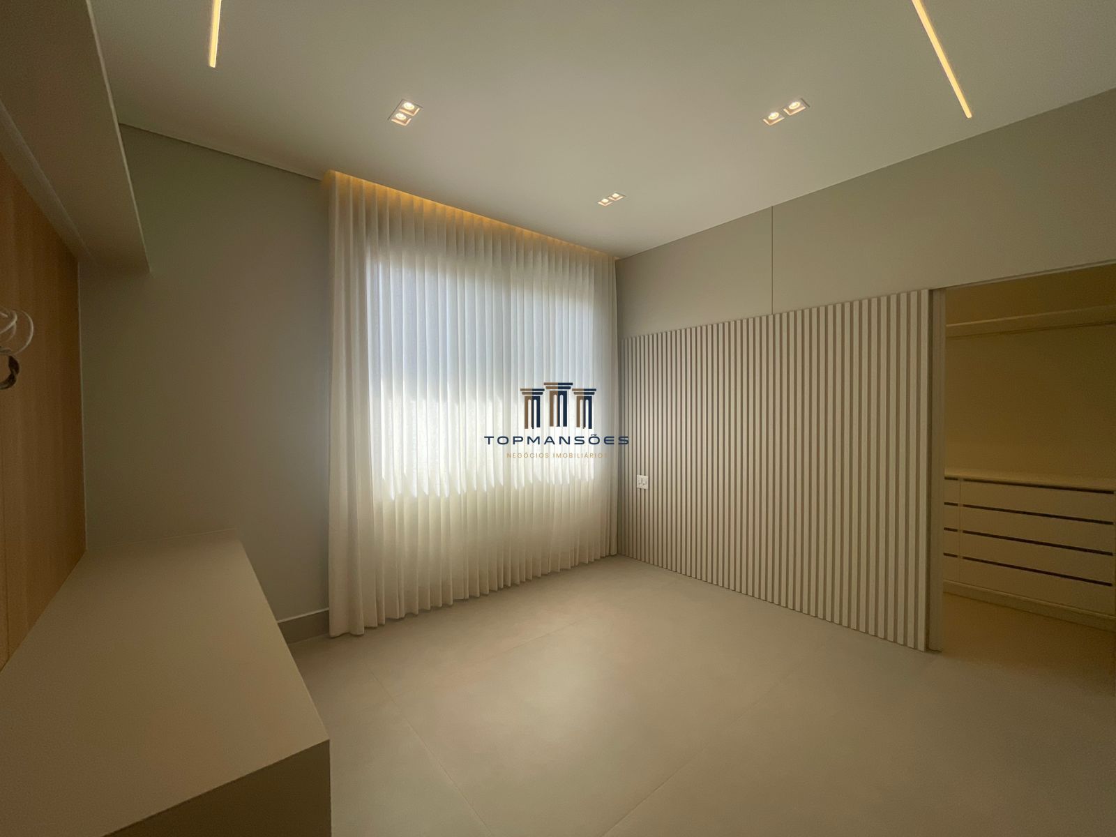 Casa de Alto Padrão 4 quartos com piscina e gourmet 583m3/ Alphaville Vespasiano