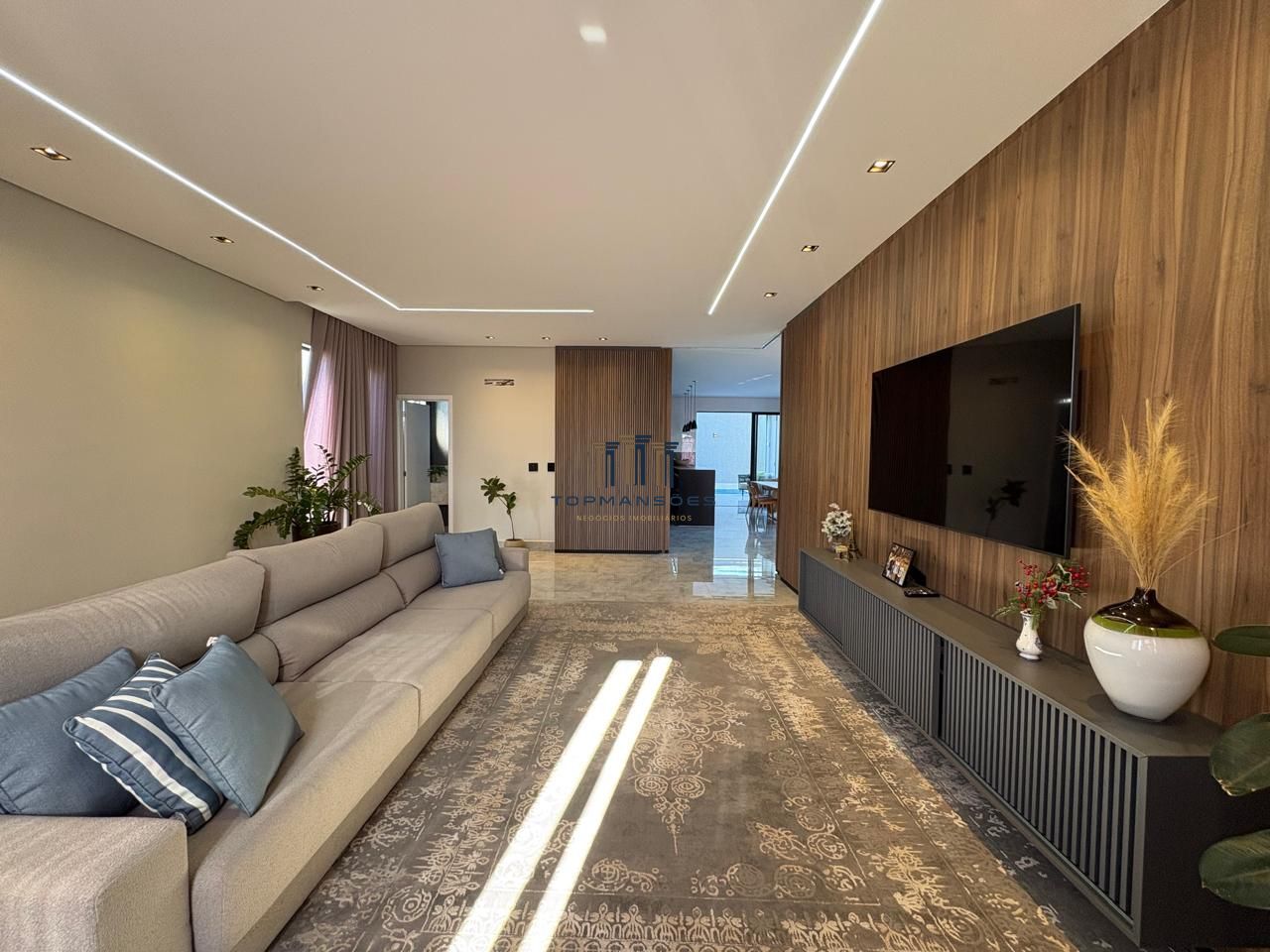 Casa de alto padrão, moderna com piscina aquecida, 4 quartos, em Alphaville/MG