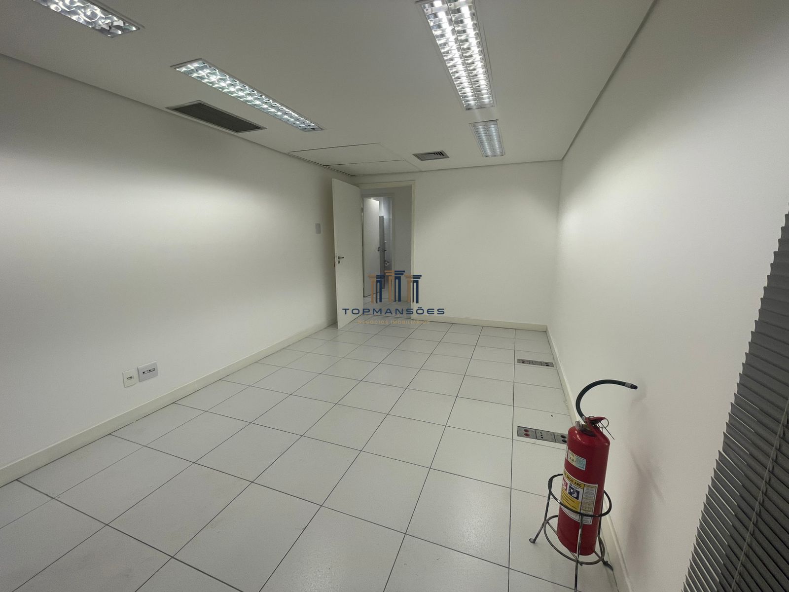 Loja/andar com 400m2 na melhor localização comercial da Pampulha!!!