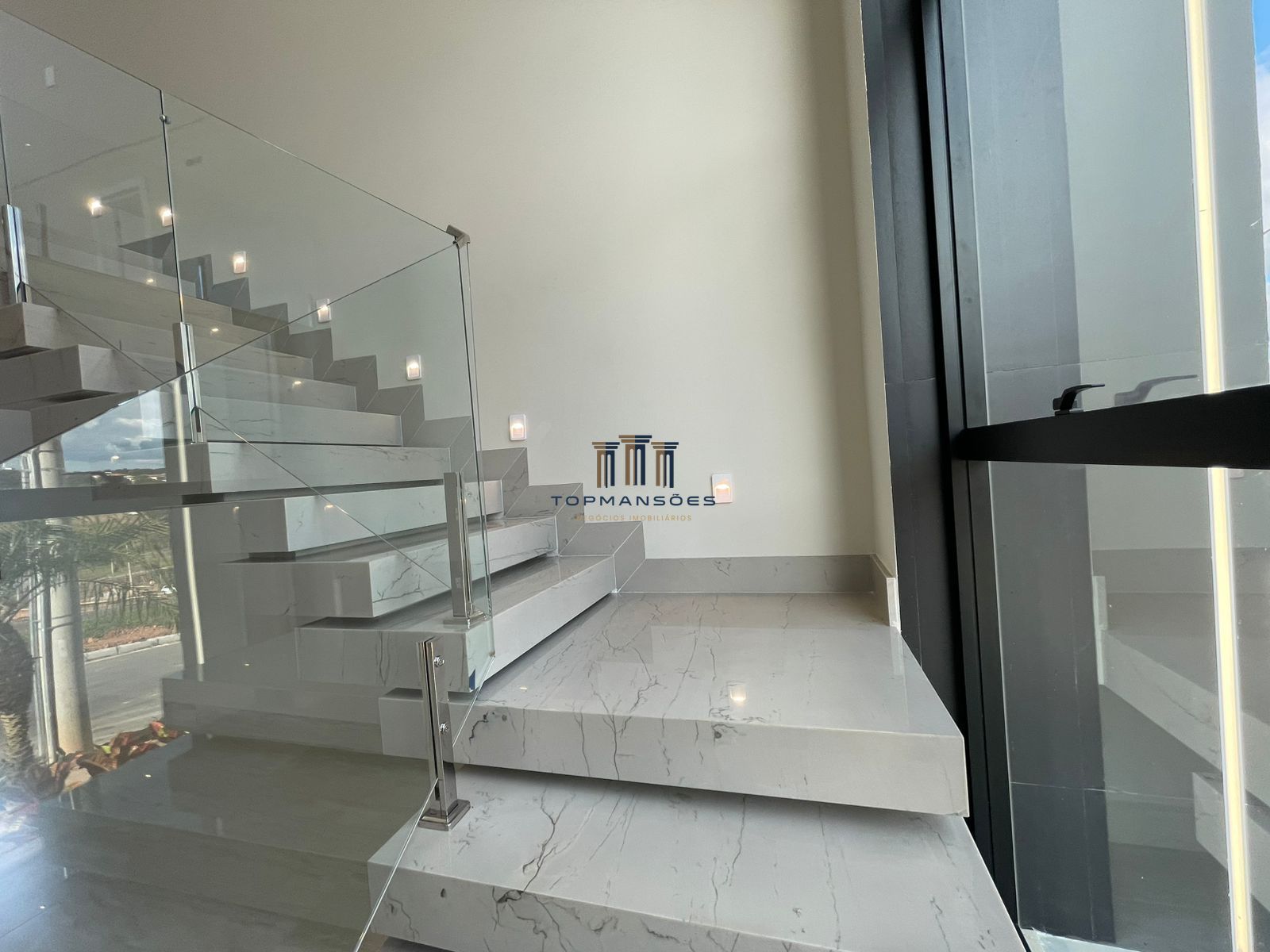 Casa Nova Alto Padrão em Condominio na Pampulha com 4 suites, Gourmet ePiscina