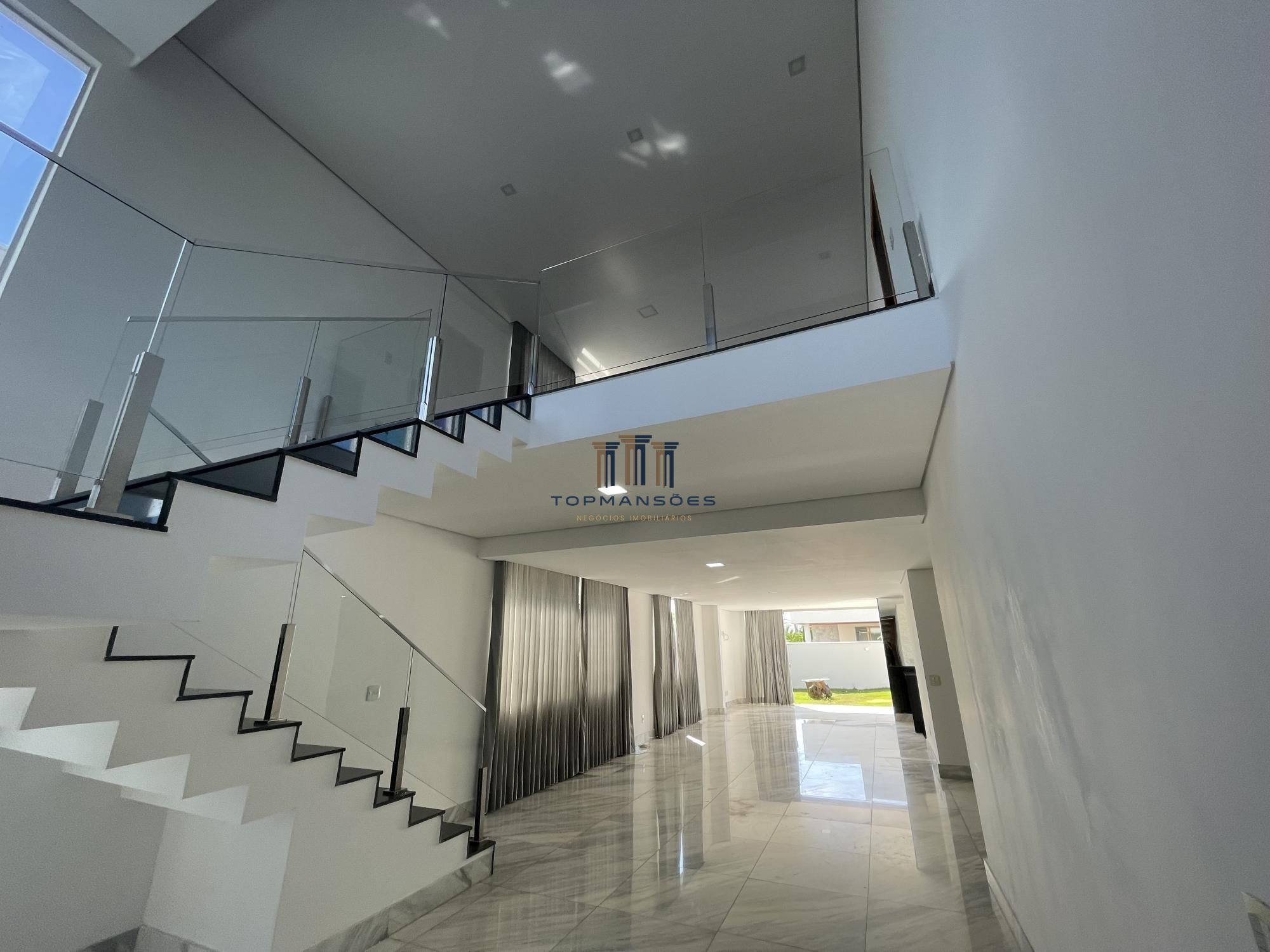 Linda casa com 3 suítes em Condomínio- Vespasiano.
