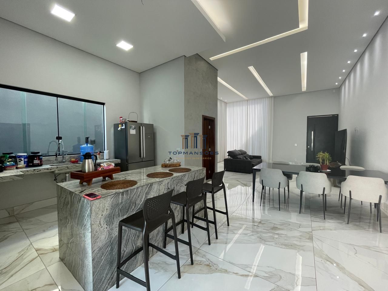 Casa de Condomínio para alugar com 3 quartos, 200m² - Foto 5