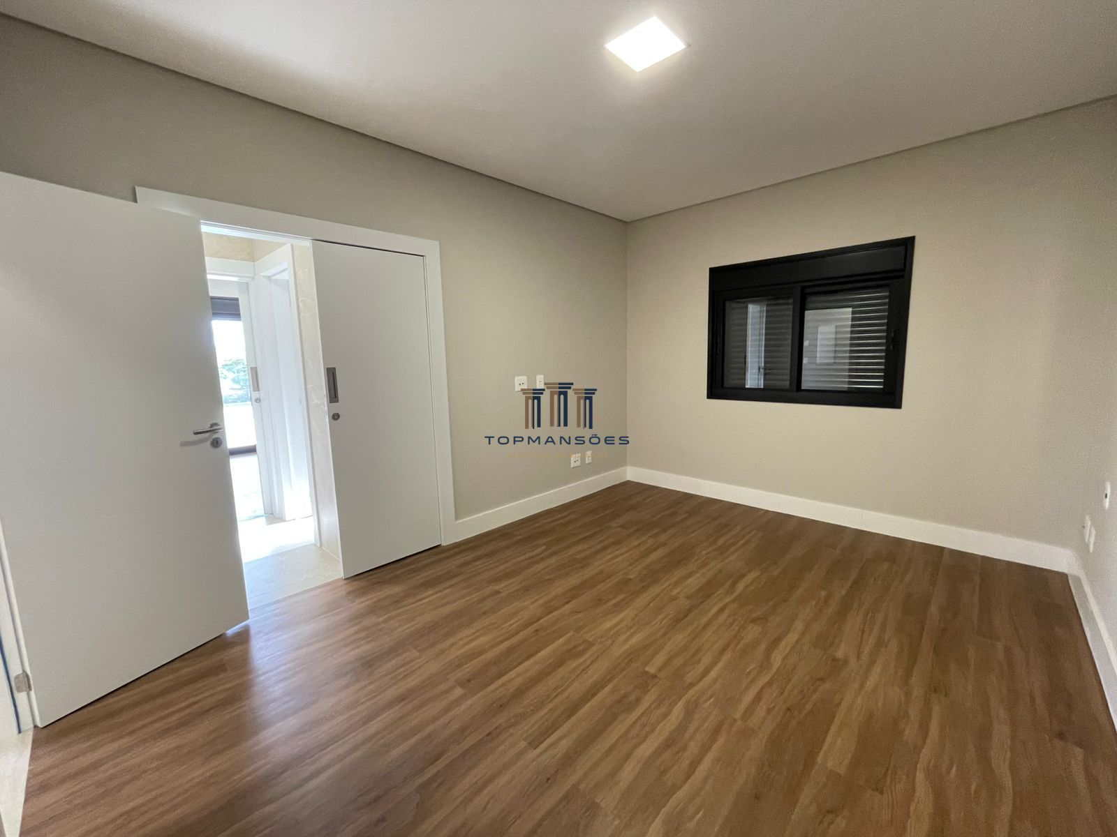 Casa Nova Alto Padrão em Condominio na Pampulha com 4 suites, Gourmet ePiscina