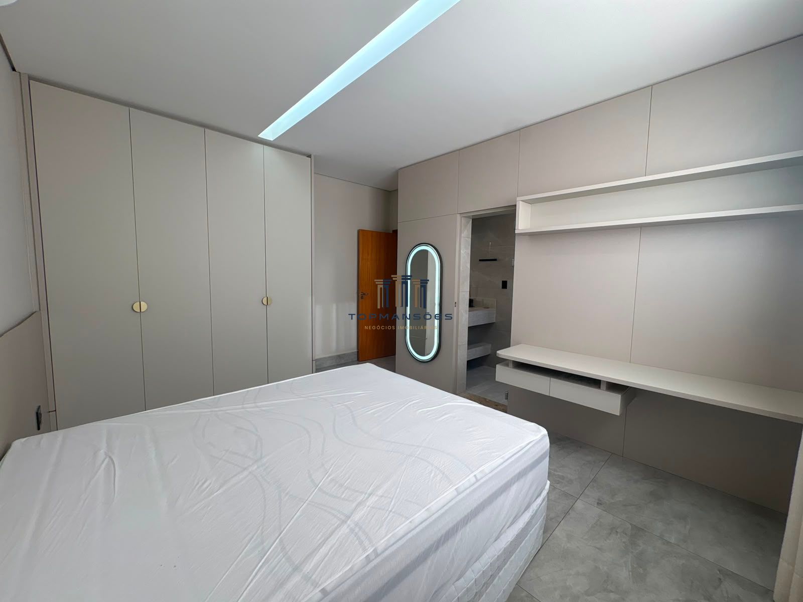 Casa em condomínio com 4 Dormitórios para alugar, 243 m² por R$ 22.000,00 Casa em condomínio com 4 Dormitórios para alugar, 243 m² por R$ 22.000,00