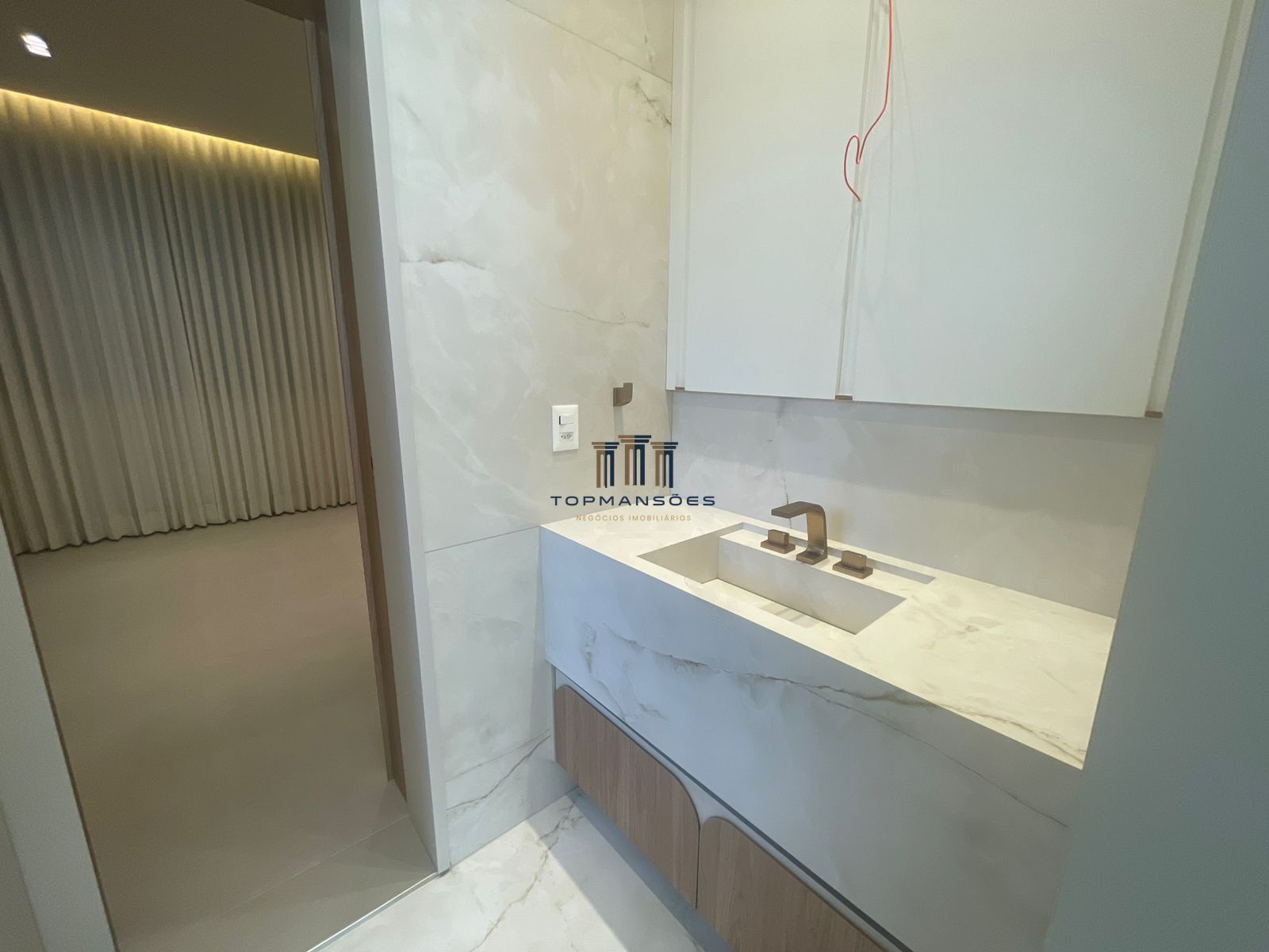 Casa de Alto Padrão 4 quartos com piscina e gourmet 583m3/ Alphaville Vespasiano