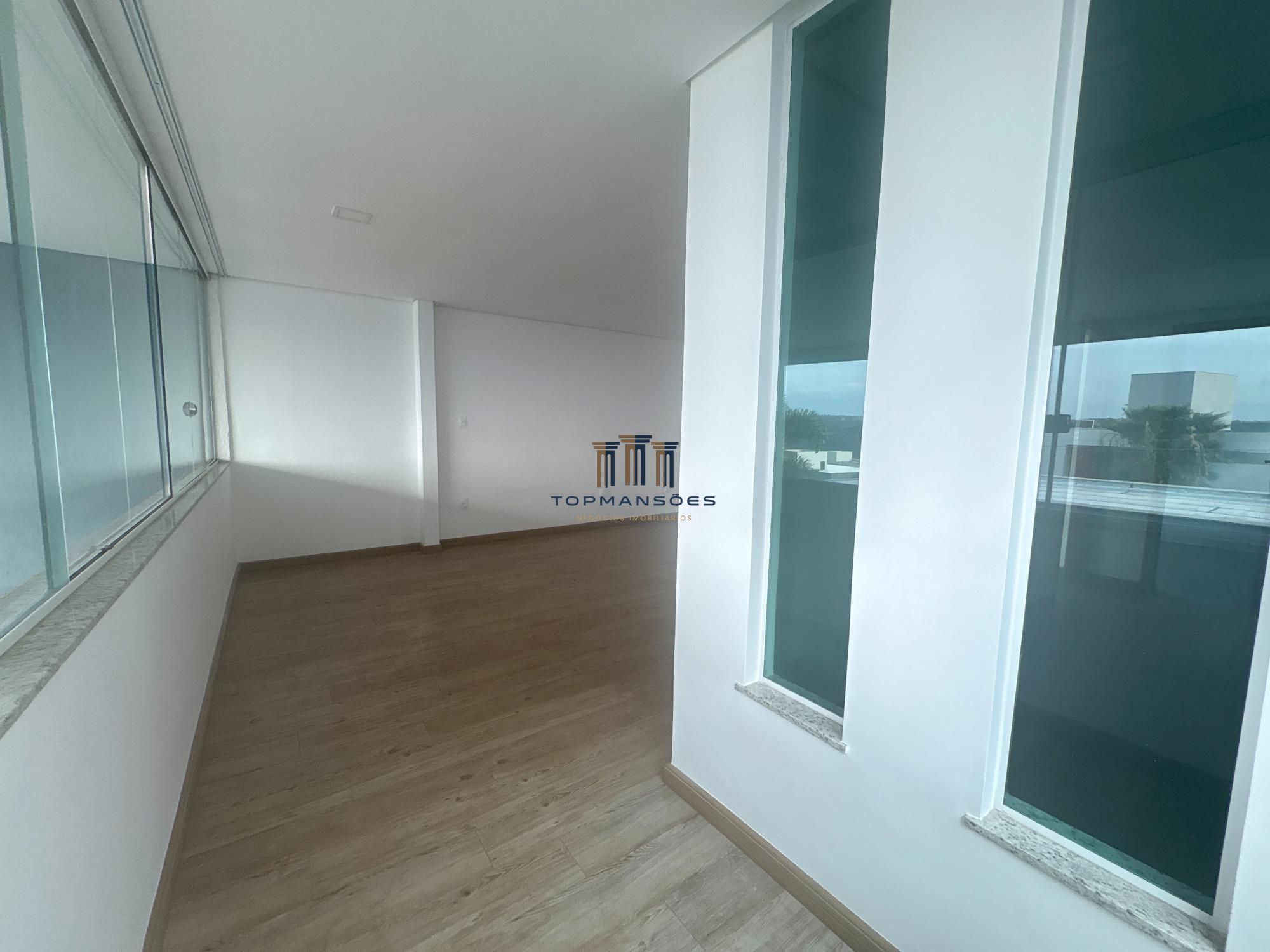 Casa com 4 suítes vista definitiva em Condominio fechado em Vespasiano
