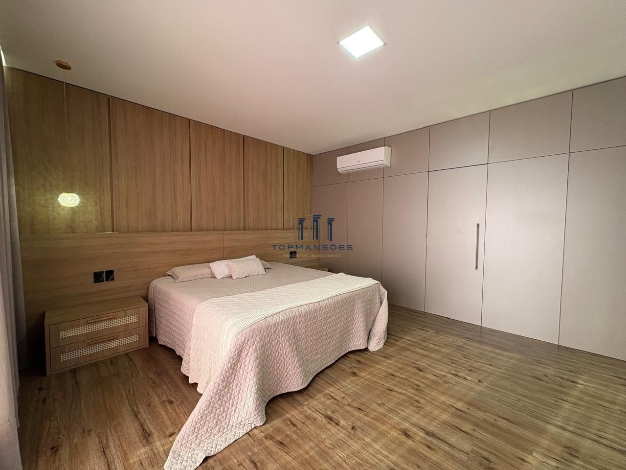 Casa de alto padrão, moderna com piscina aquecida, 4 quartos, em Alphaville/MG