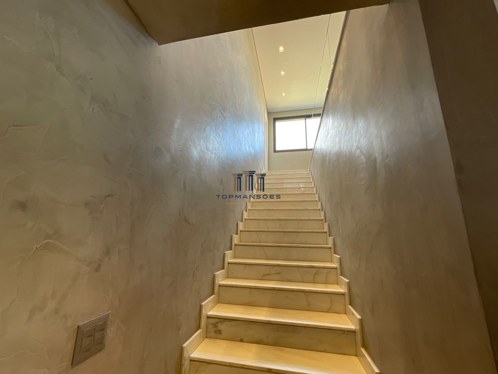 Casa moderna 4 quartos com piscina condomínio Alphaville - Vespasiano/MG
