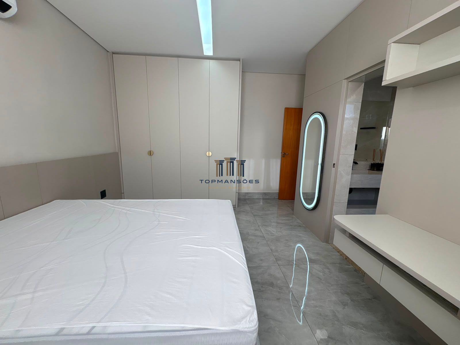 Casa em condomínio com 4 Dormitórios para alugar, 243 m² por R$ 22.000,00 Casa em condomínio com 4 Dormitórios para alugar, 243 m² por R$ 22.000,00