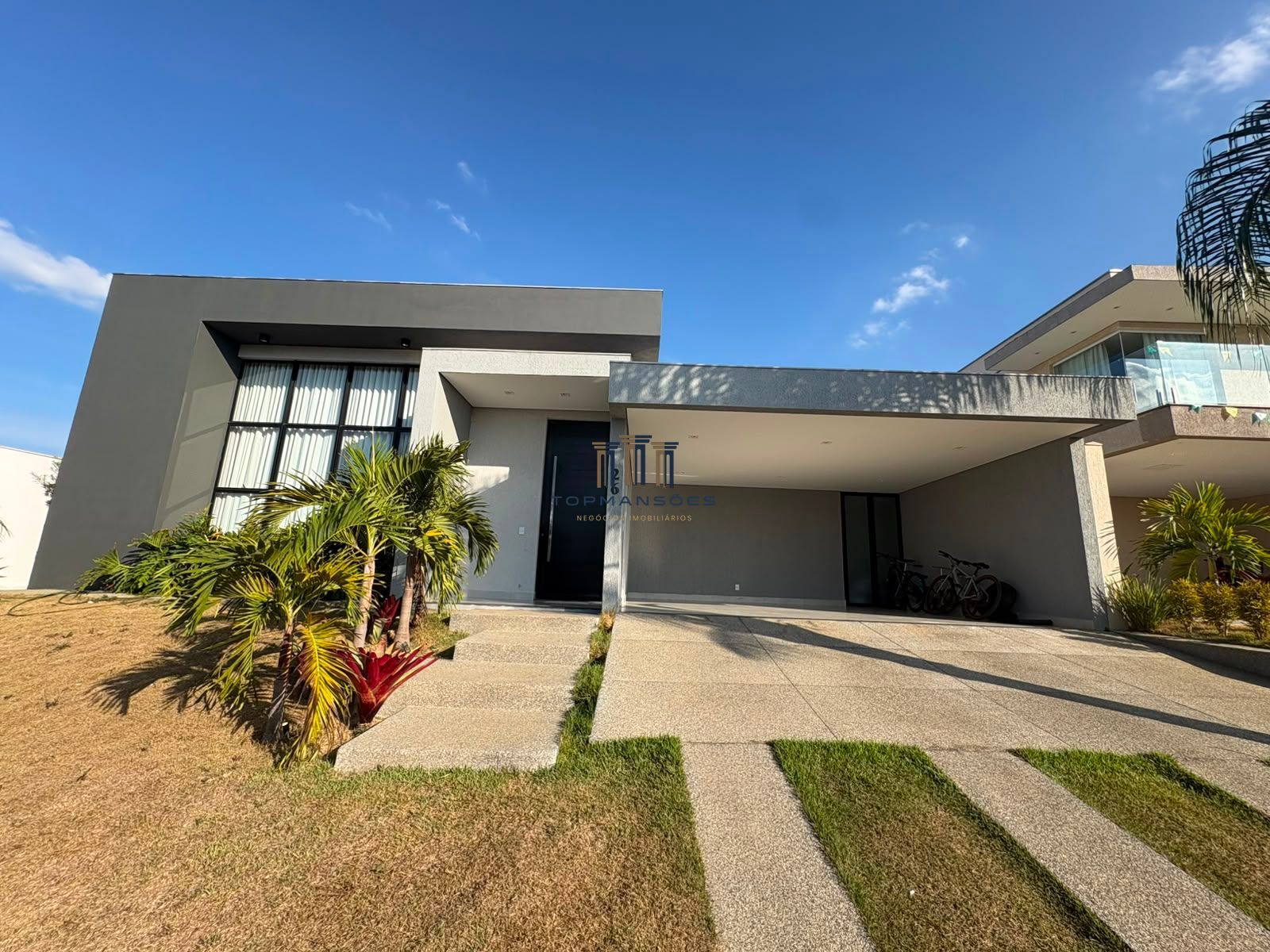 Linda casa linear, moderna 3 quartos condominio villas park