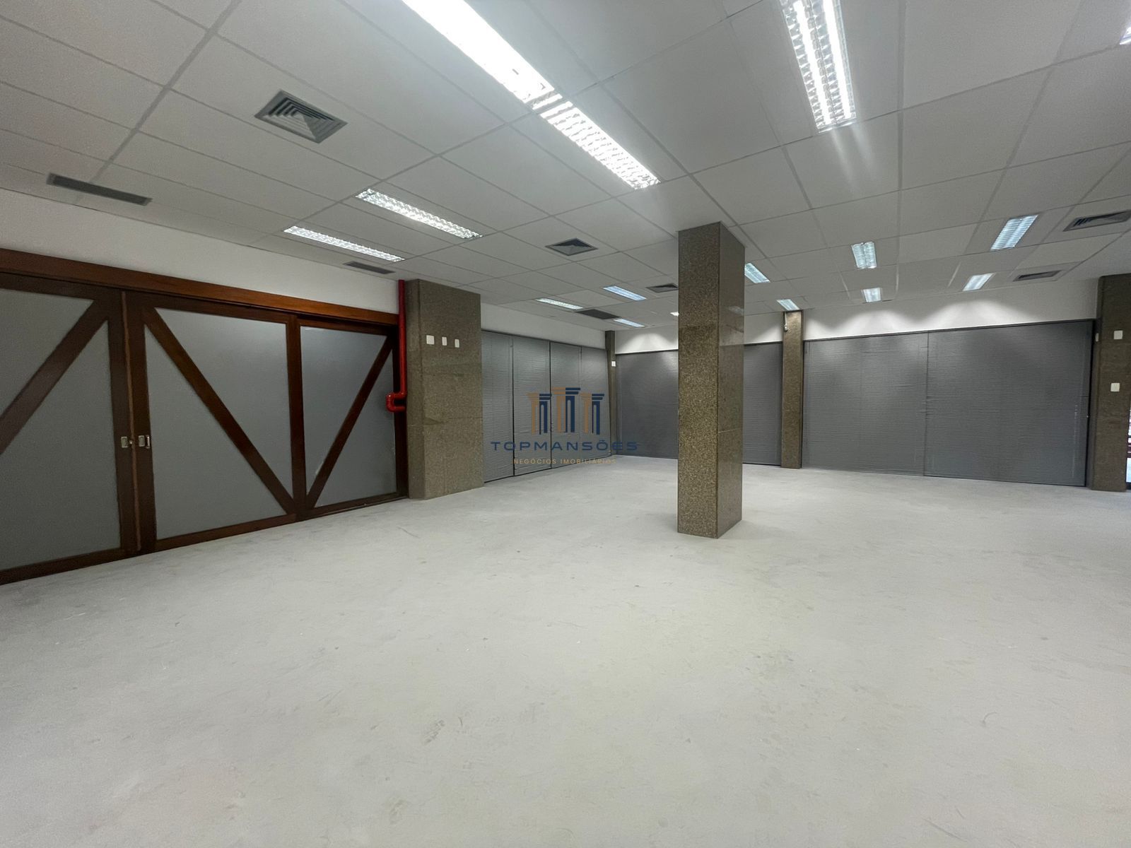 Loja/andar com 400m2 na melhor localização comercial da Pampulha!!!