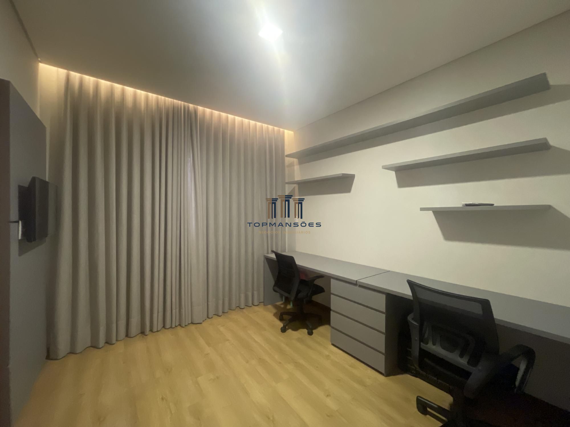 Casa nova mobiliada em Alphaville Vespasiano, piscina, spa e sauna, 4 suites