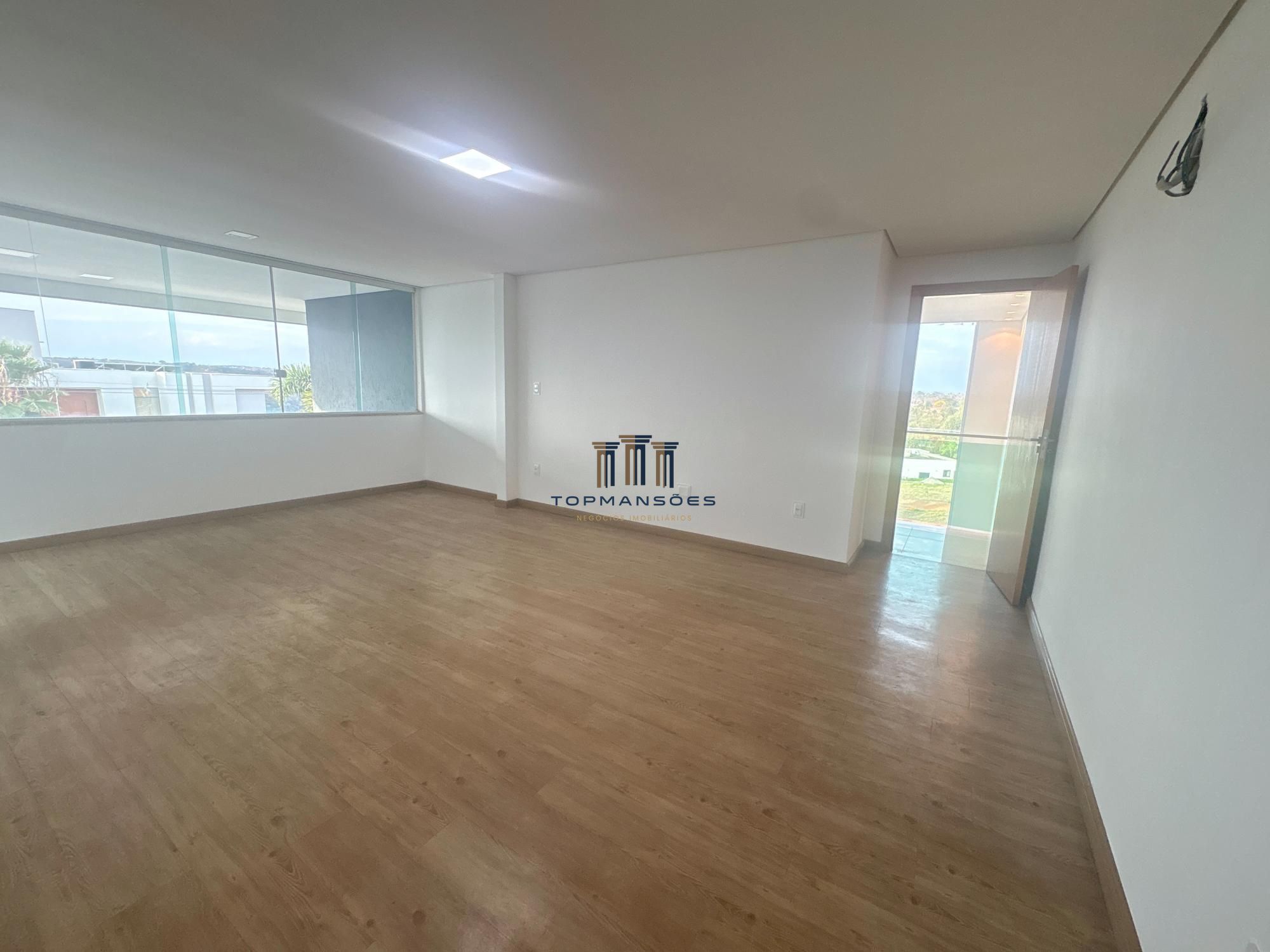 Casa com 4 suítes vista definitiva em Condominio fechado em Vespasiano