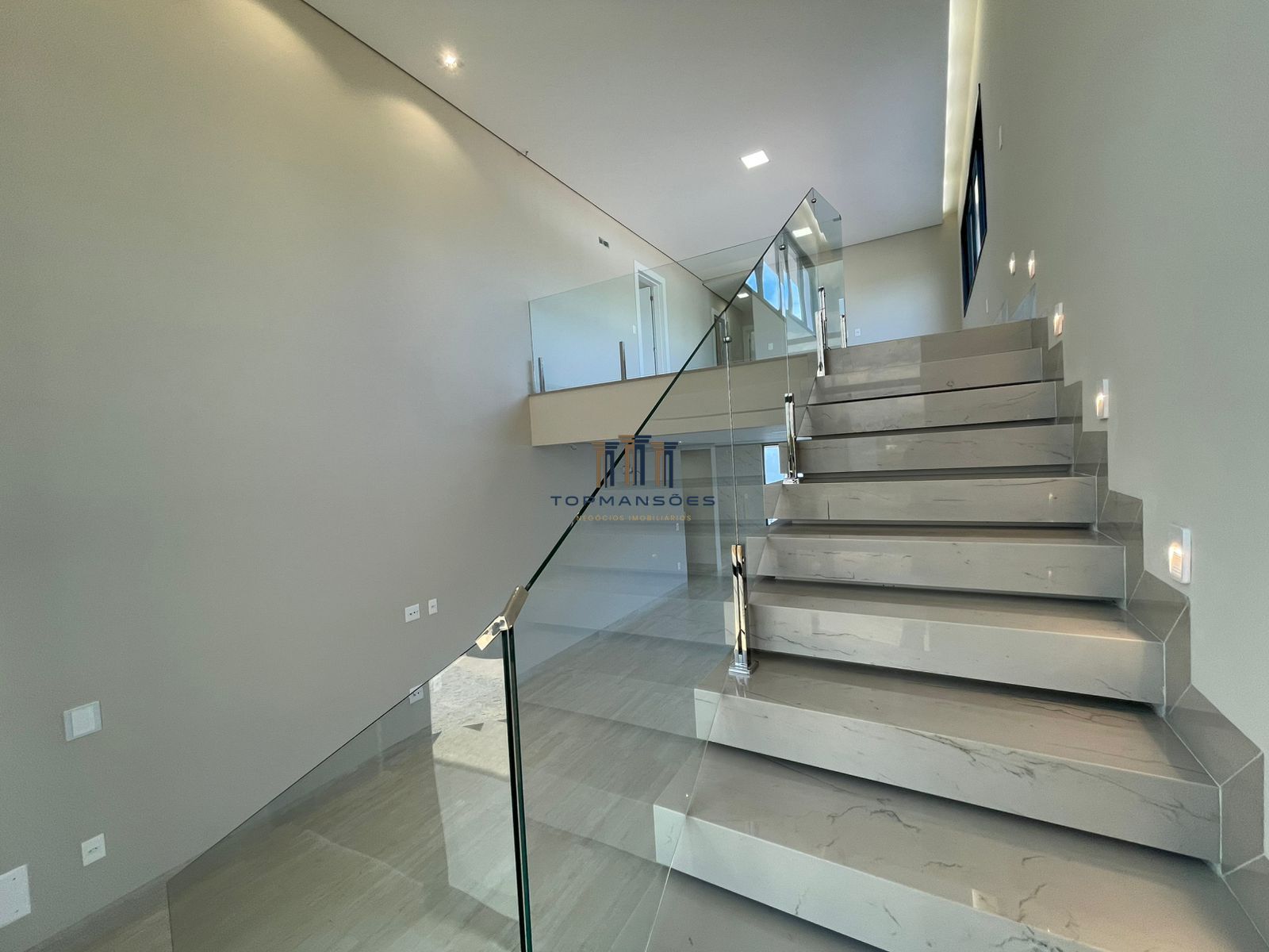 Casa Nova Alto Padrão em Condominio na Pampulha com 4 suites, Gourmet ePiscina