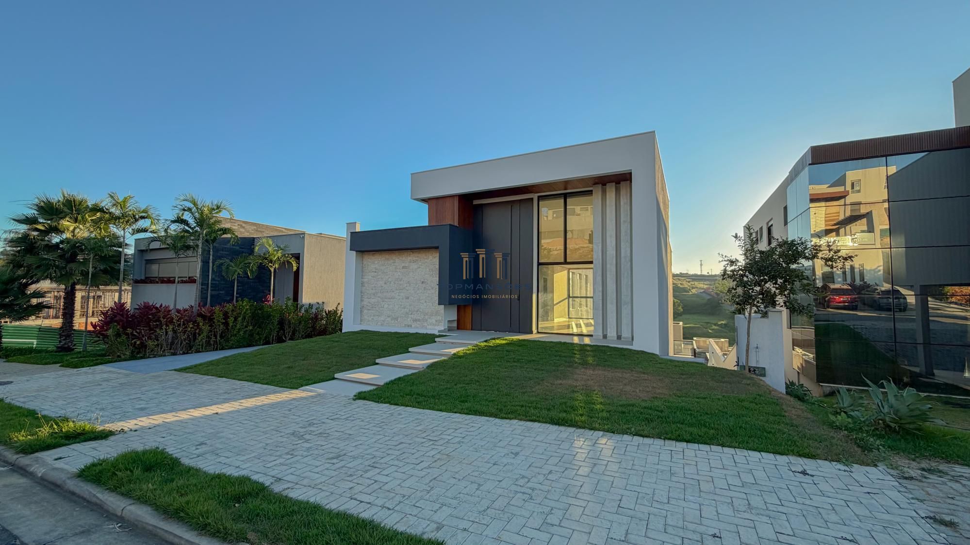 Casa nova Alphaville Vespasiano com 4 quartos, piscina, sauna e gourmet.