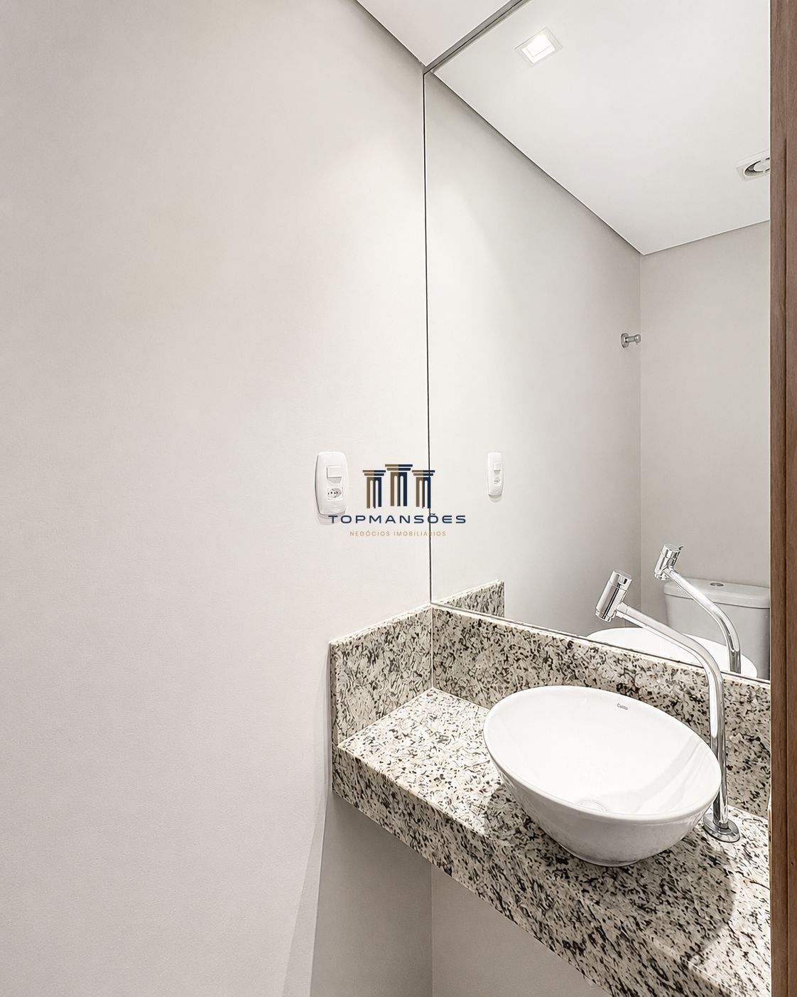 Apartamento com 2 Dormitórios à venda, 53 m² por R$ 820.000,00 Apartamento com 2 Dormitórios à venda, 53 m² por R$ 820.000,00