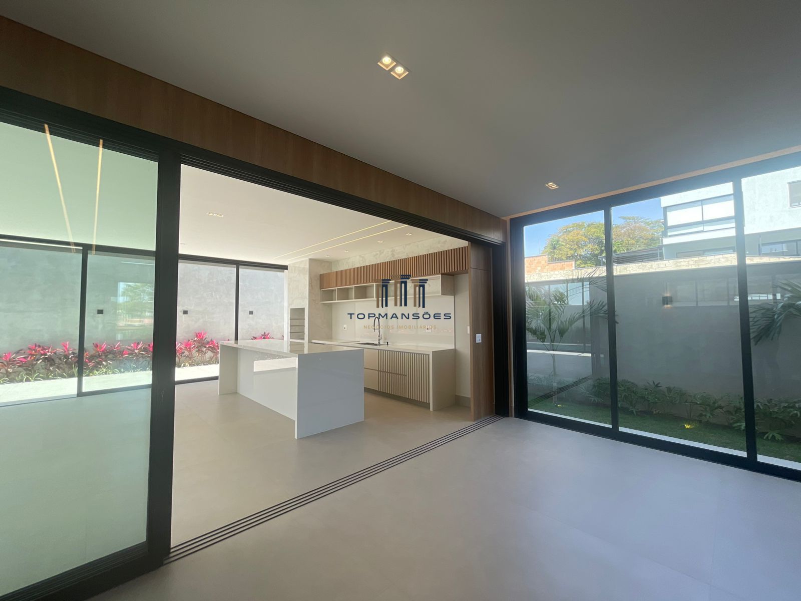 Casa de Alto Padrão 4 quartos com piscina e gourmet 583m3/ Alphaville Vespasiano