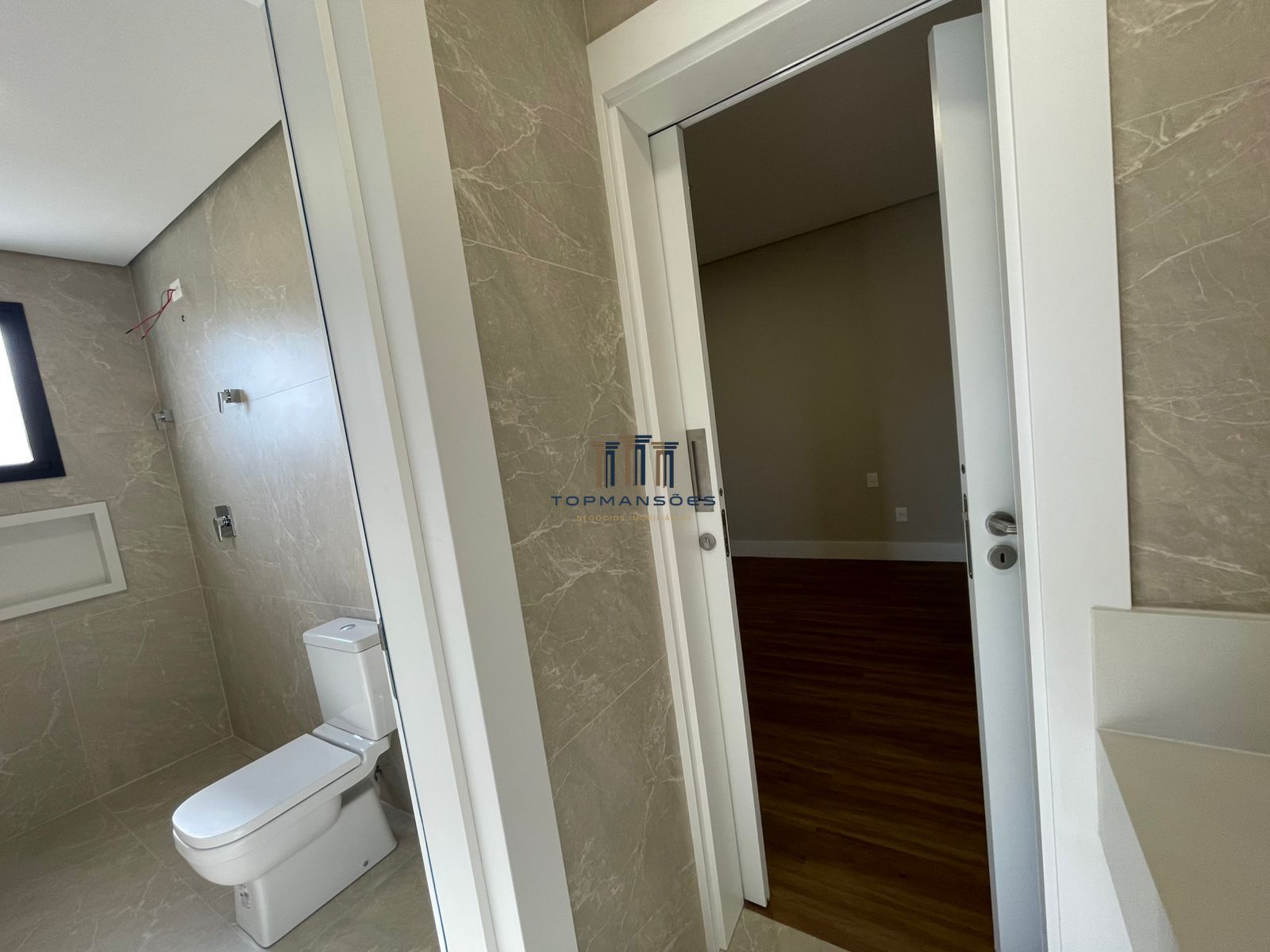 Casa Nova Alto Padrão em Condominio na Pampulha com 4 suites, Gourmet ePiscina