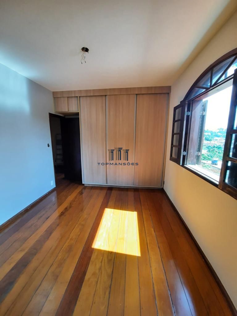 Casa à venda com 3 quartos, 295m² - Foto 14