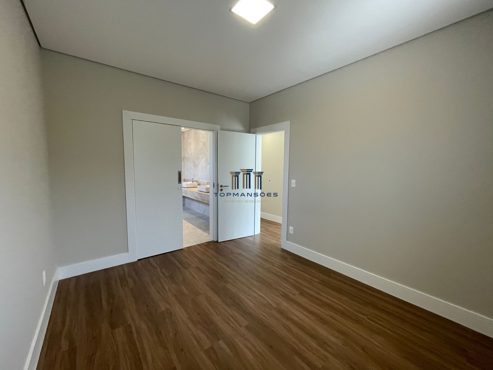 Casa Nova Alto Padrão em Condominio na Pampulha com 4 suites, Gourmet ePiscina