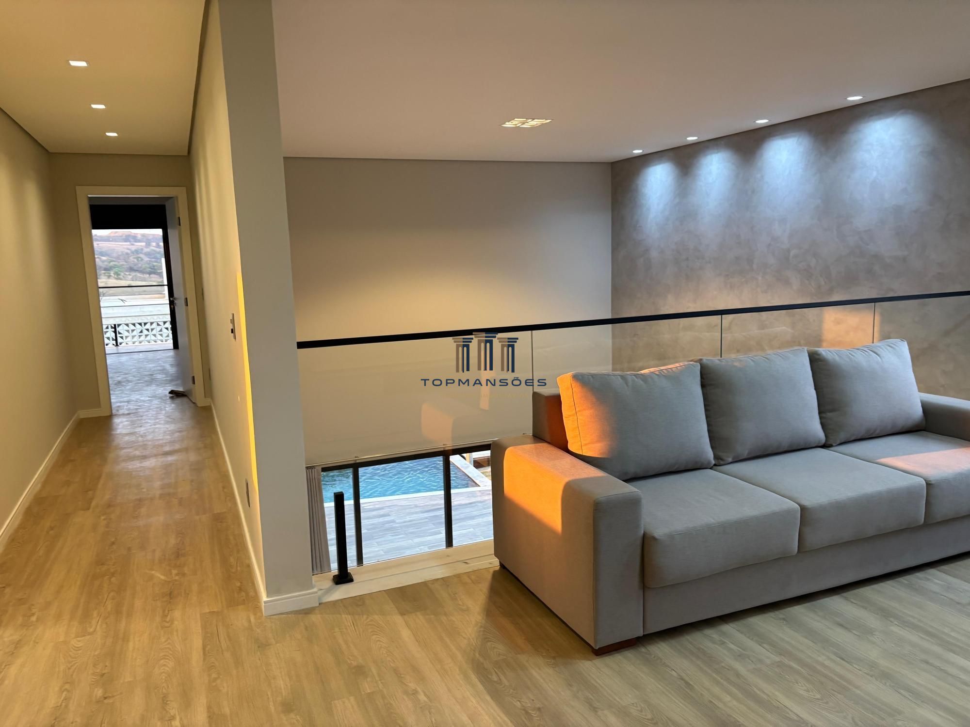 Casa de alto padrão, nova e mobiliada com 4 suítes e Piscina suspensa em Alphavi