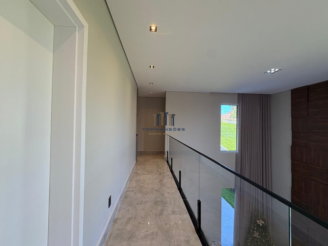 Casa de alto padrão, moderna com piscina aquecida, 4 quartos, em Alphaville/MG