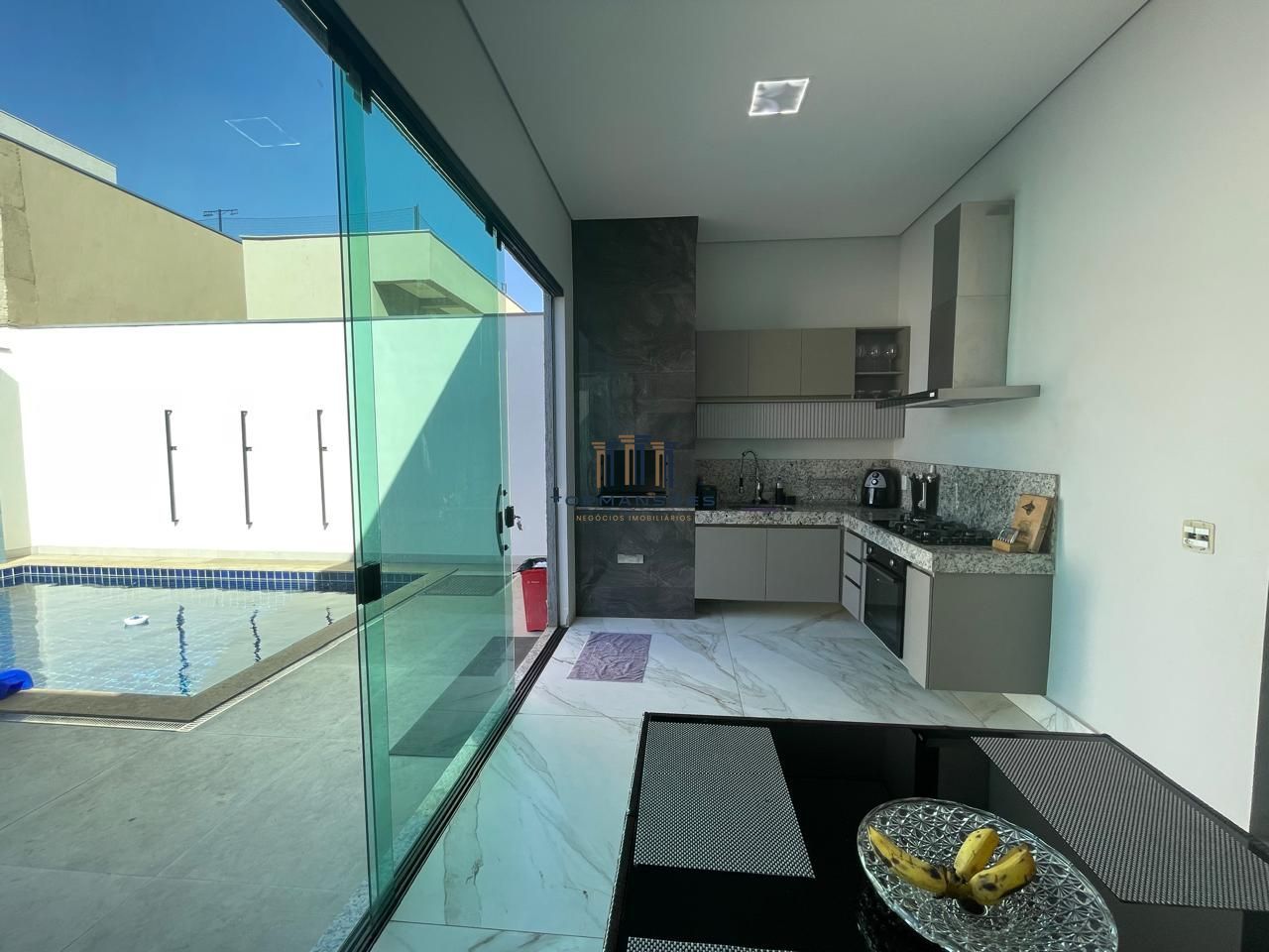 Casa de Condomínio para alugar com 3 quartos, 200m² - Foto 9