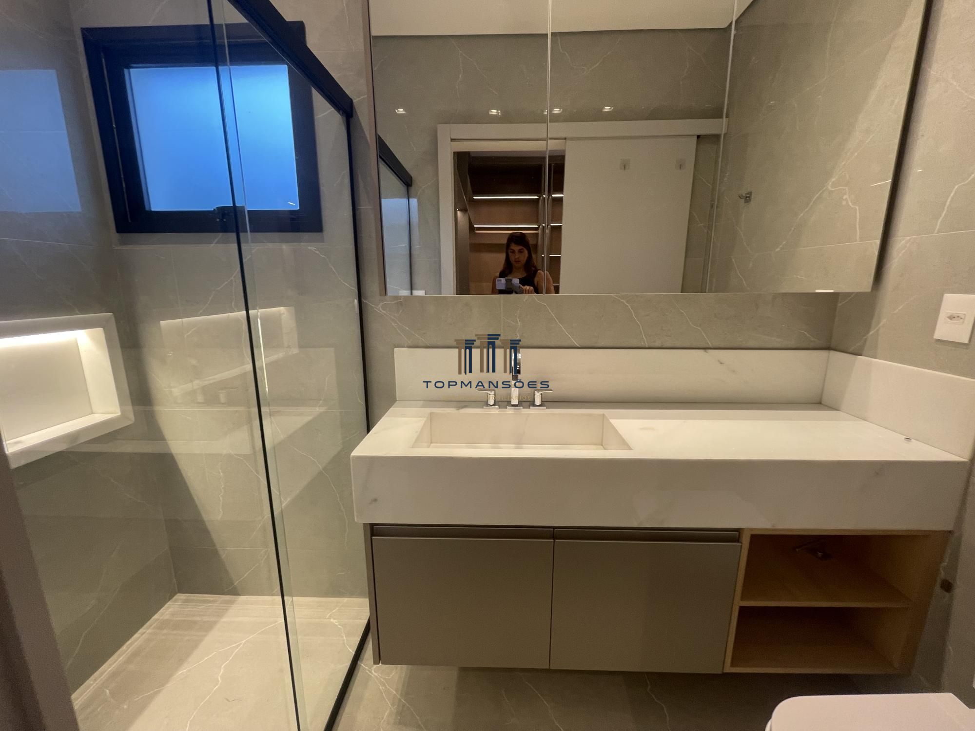 Casa moderna mobiliada com 4 quartos, spa e piscina em Alphaville Vespasiano