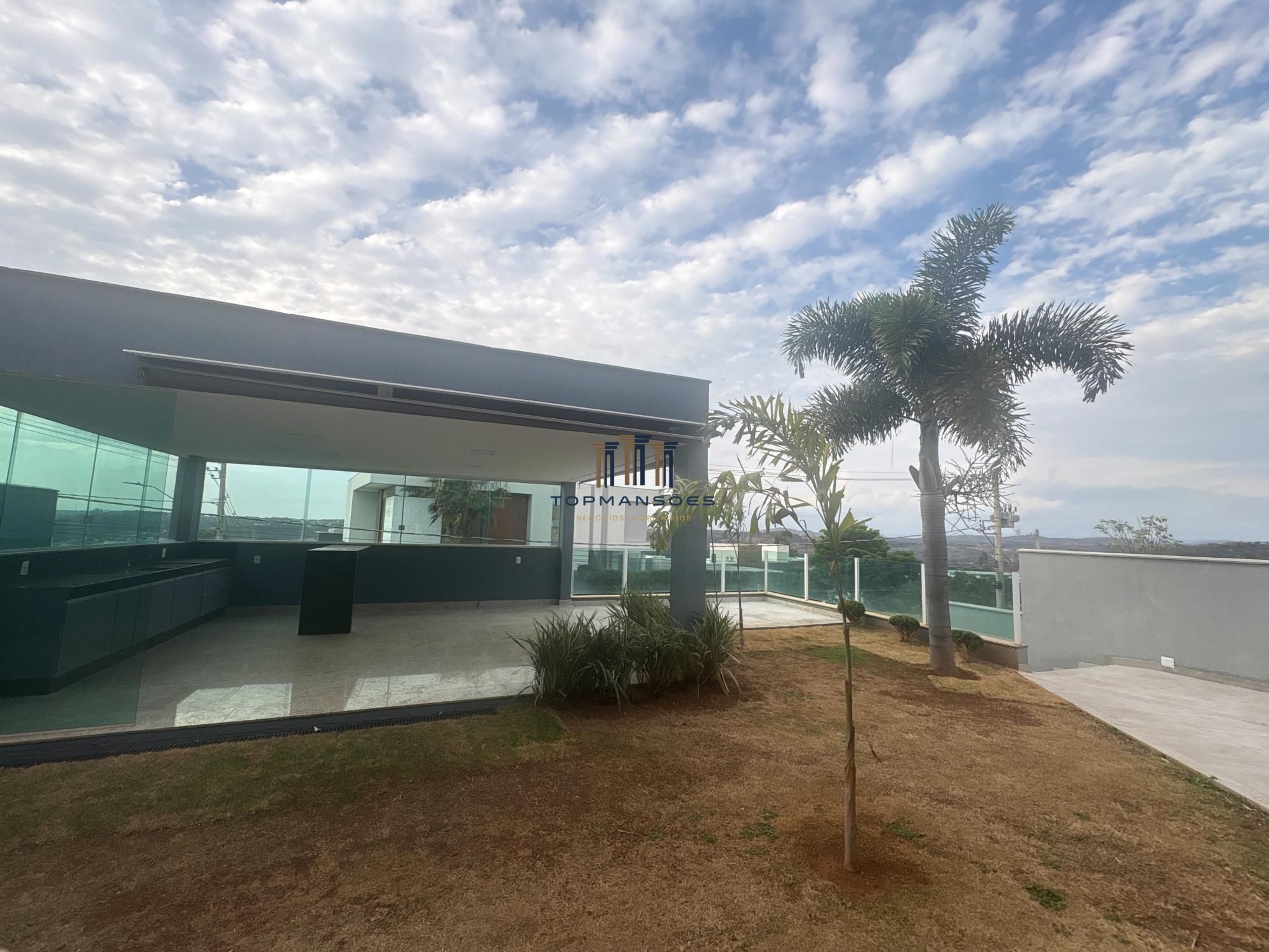 Casa com 4 suítes vista definitiva em Condominio fechado em Vespasiano