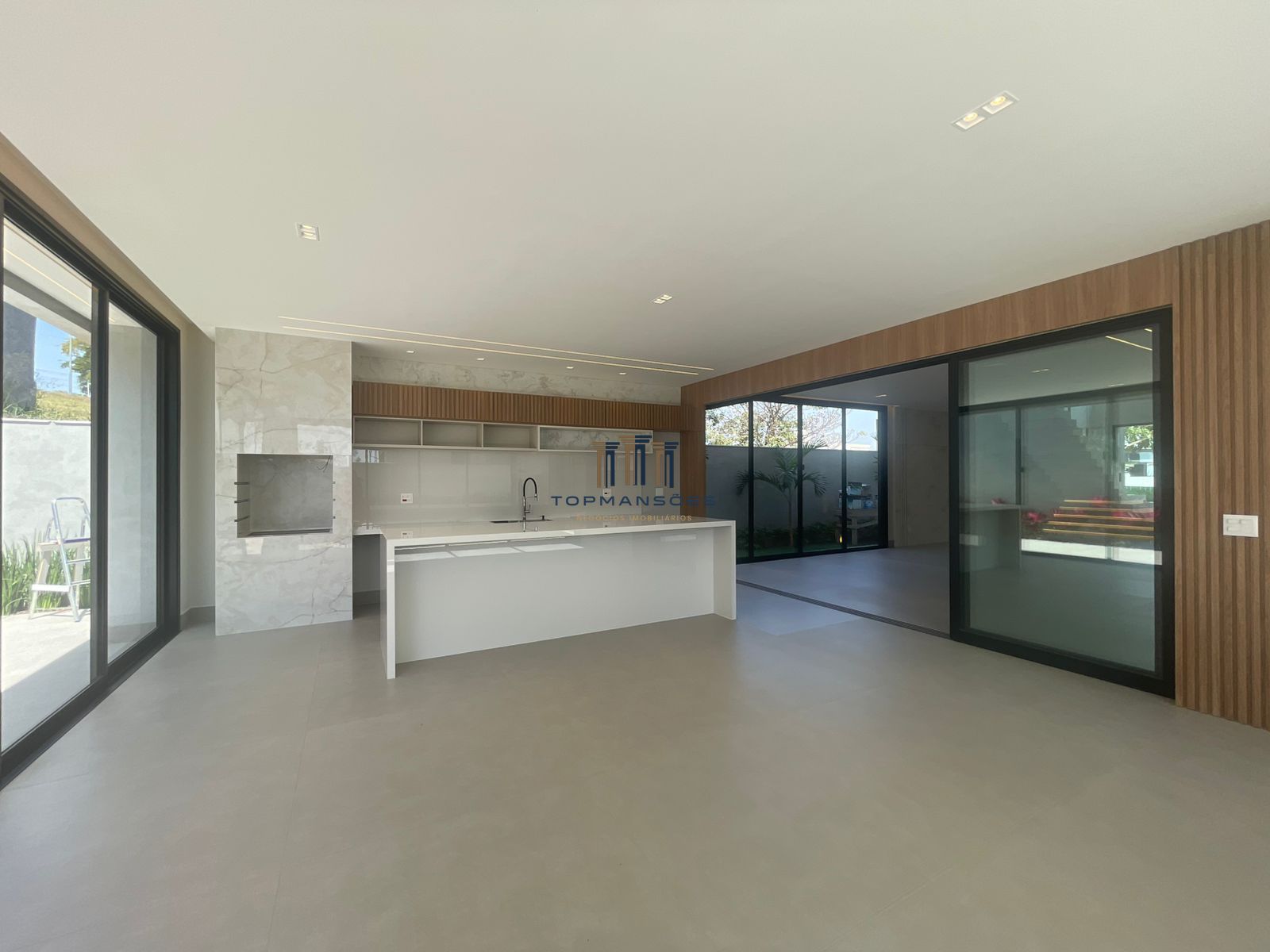 Casa de Alto Padrão 4 quartos com piscina e gourmet 583m3/ Alphaville Vespasiano