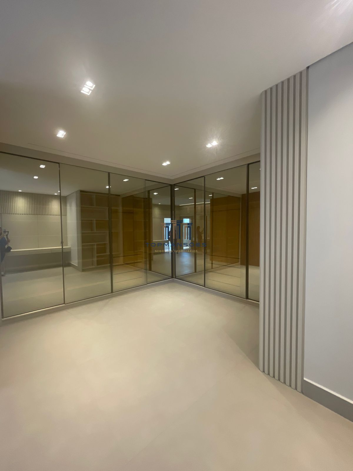 Casa de Alto Padrão 4 quartos com piscina e gourmet 583m3/ Alphaville Vespasiano
