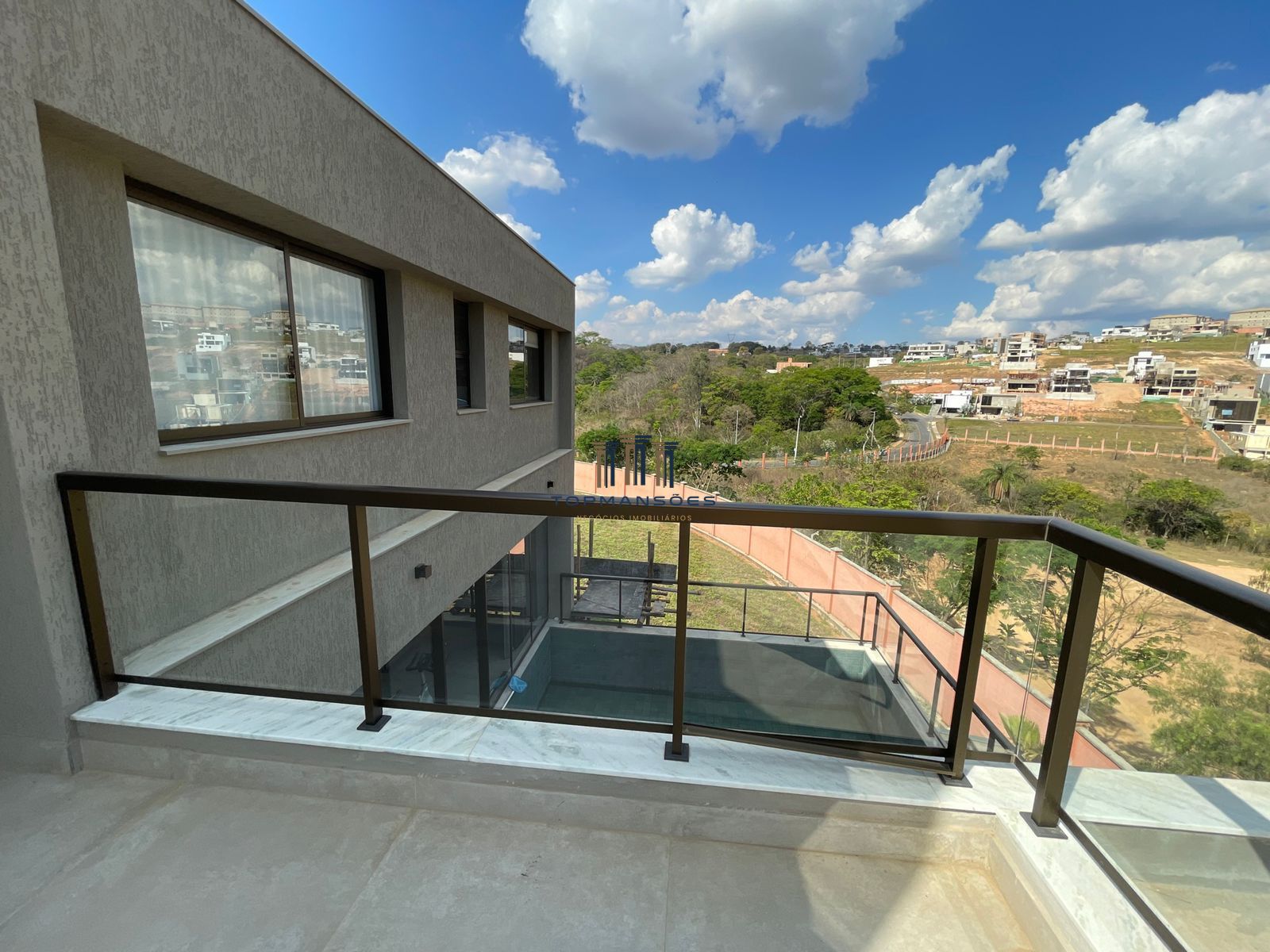 Casa moderna 4 quartos com piscina condomínio Alphaville - Vespasiano/MG