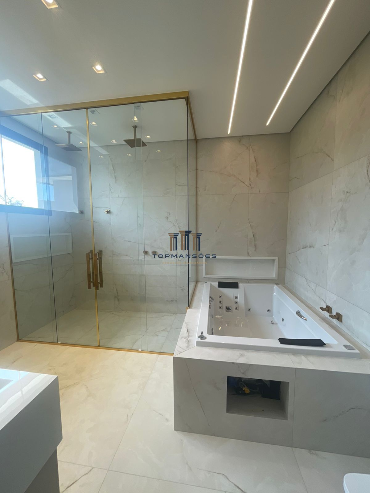 Casa de Alto Padrão 4 quartos com piscina e gourmet 583m3/ Alphaville Vespasiano