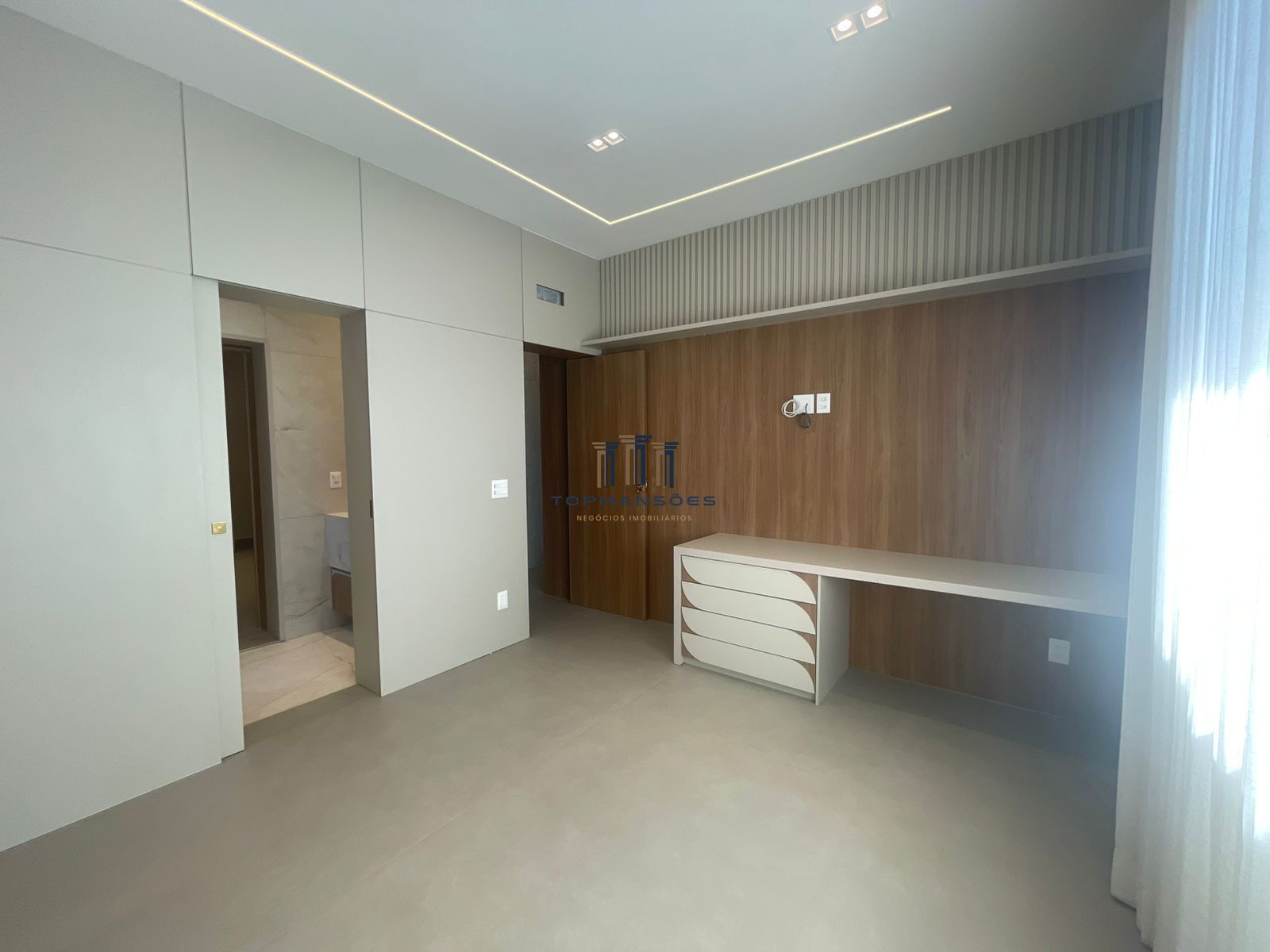 Casa de Alto Padrão 4 quartos com piscina e gourmet 583m3/ Alphaville Vespasiano