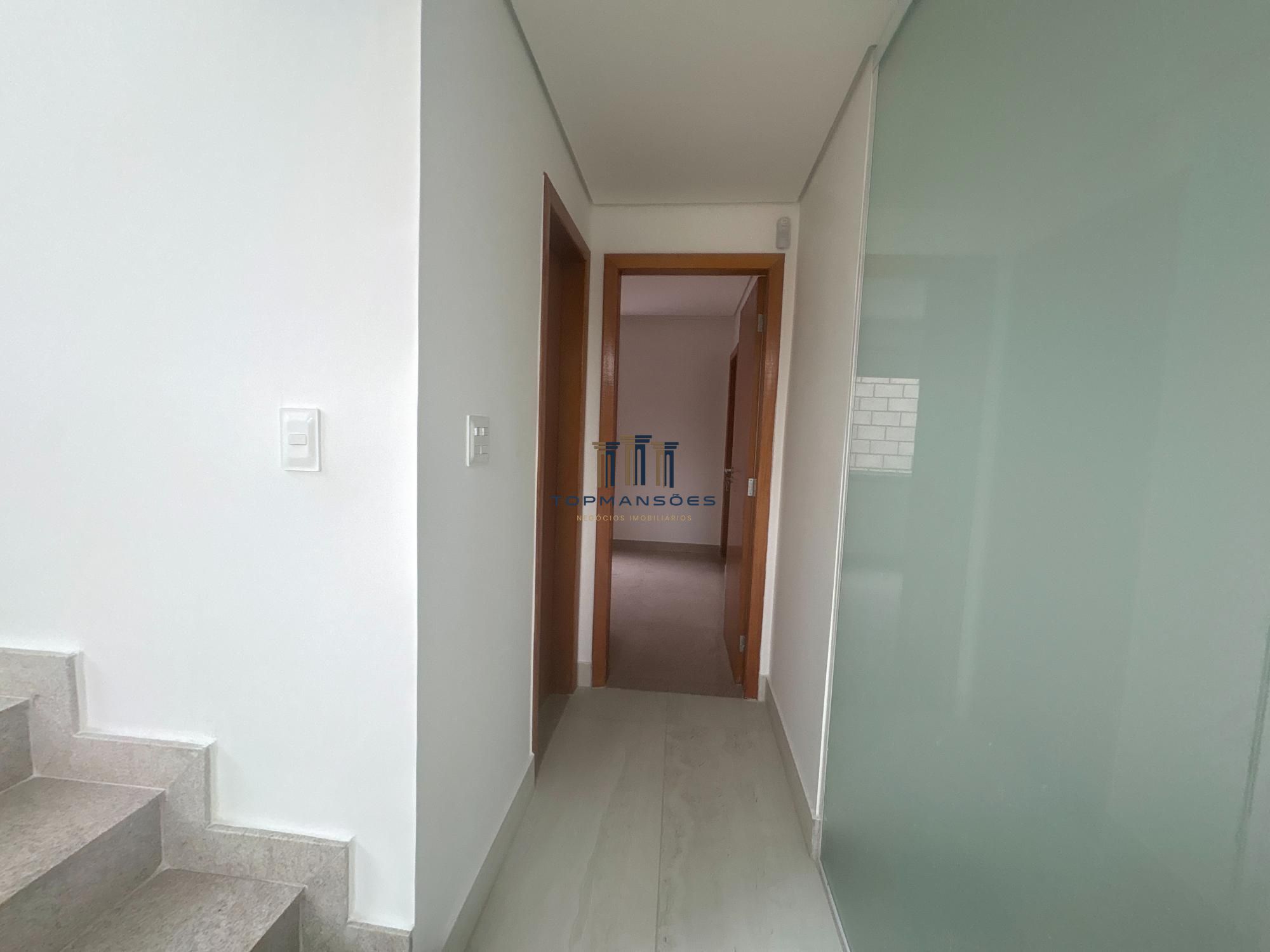 Casa com 4 suítes vista definitiva em Condominio fechado em Vespasiano