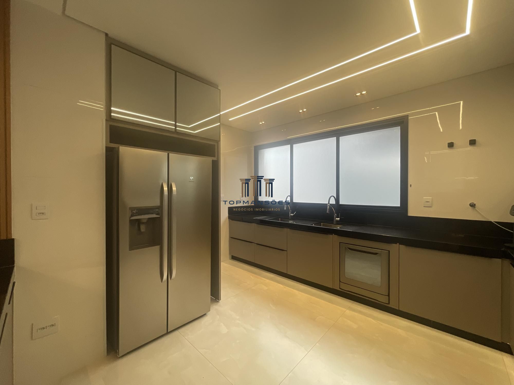 Casa nova mobiliada em Alphaville Vespasiano, piscina, spa e sauna, 4 suites