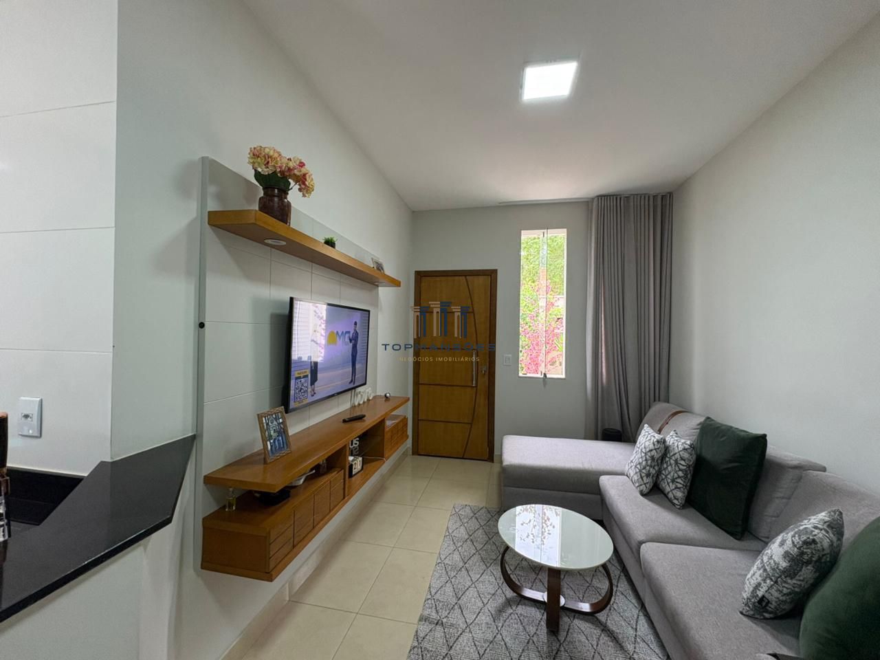 Casa moderna, 2 quartos, com gourmet e jardim no aeronautas,