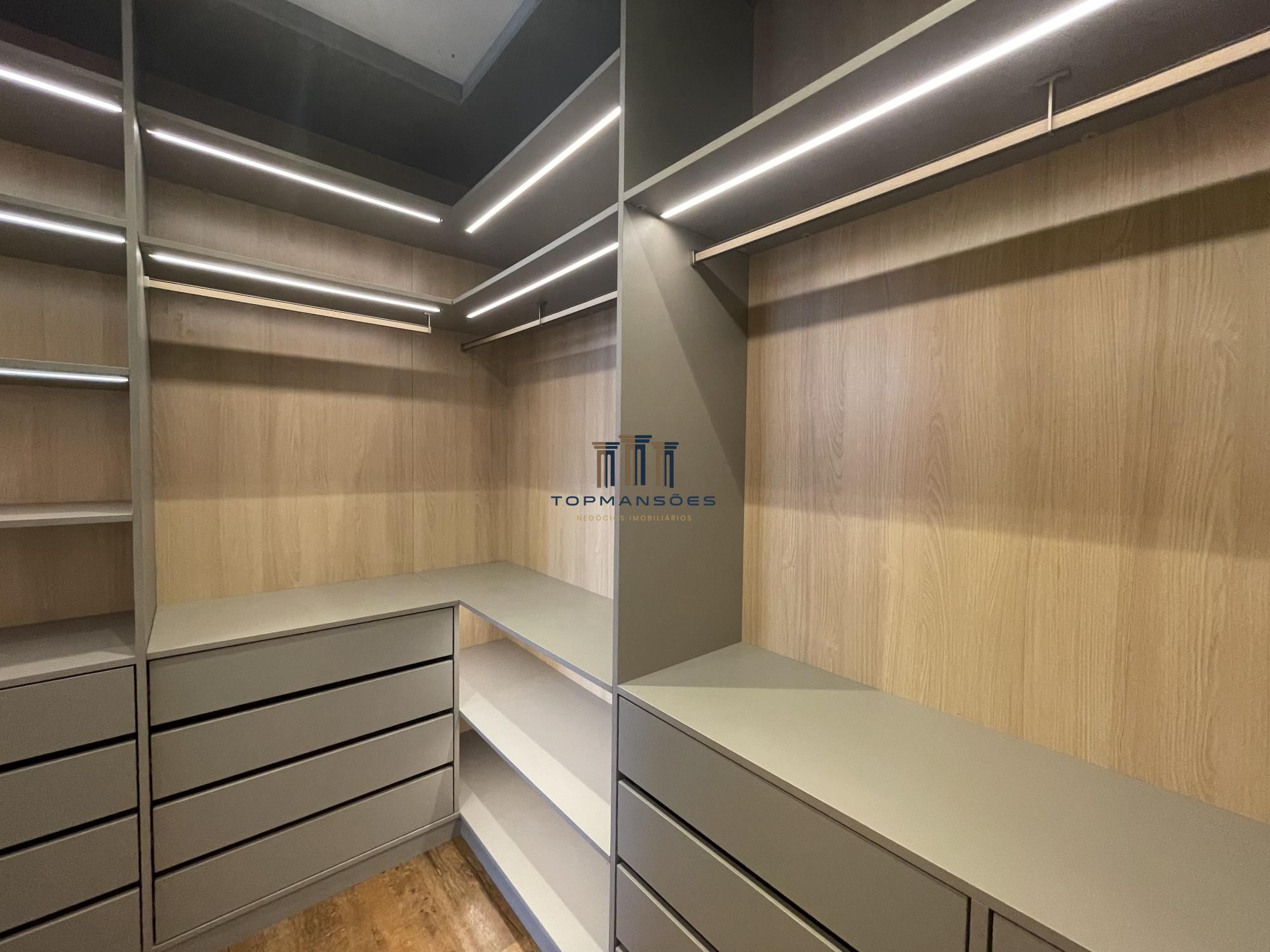 Casa moderna mobiliada com 4 quartos, spa e piscina em Alphaville Vespasiano