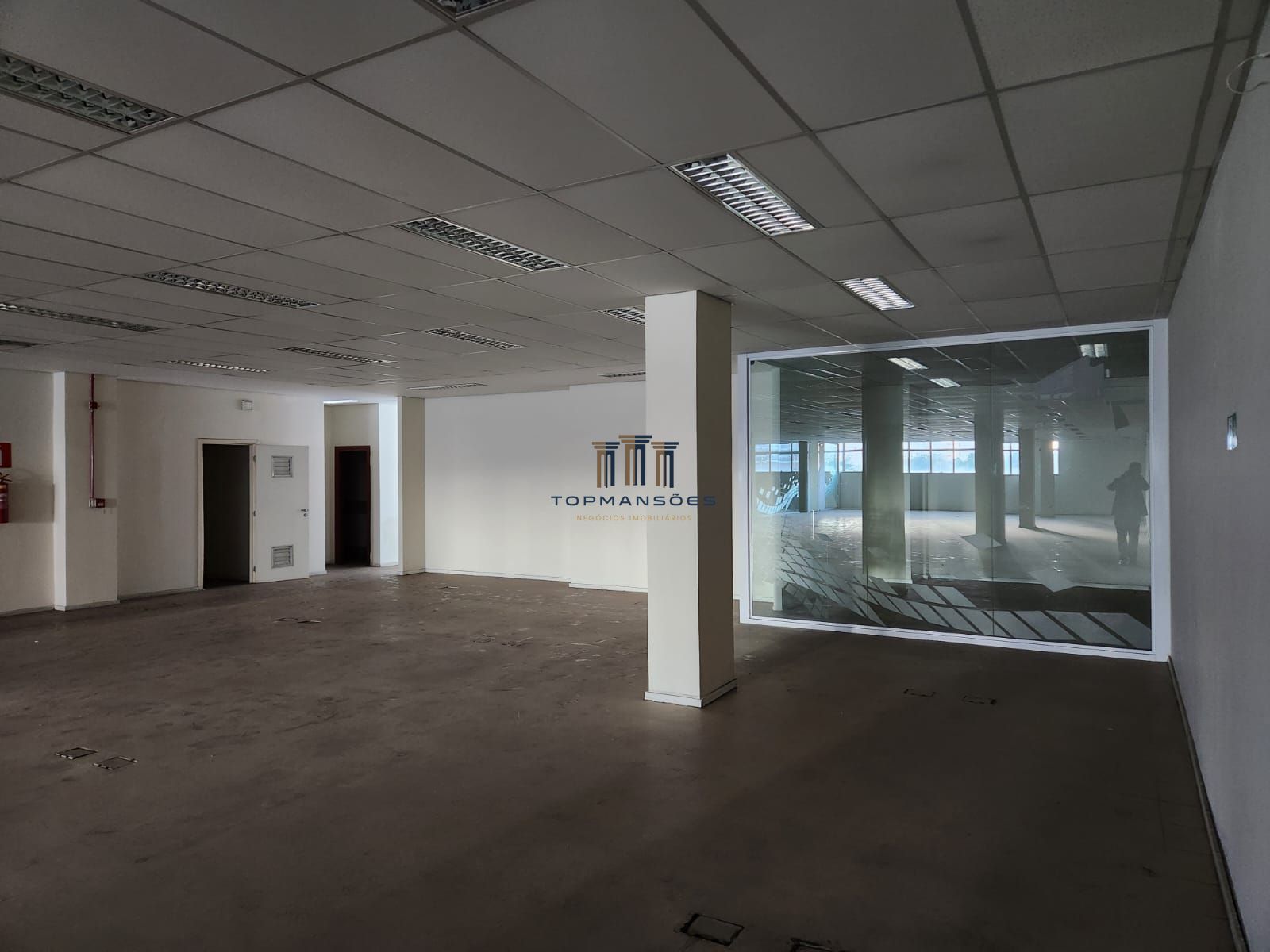 Prédio Inteiro para alugar com 8 quartos, 3550m² - Foto 5