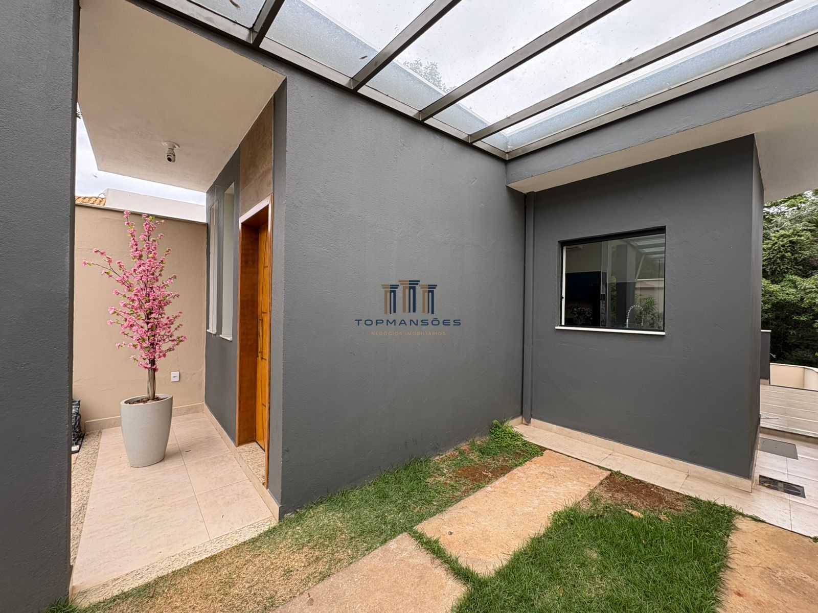Casa moderna, 2 quartos, com gourmet e jardim no aeronautas,