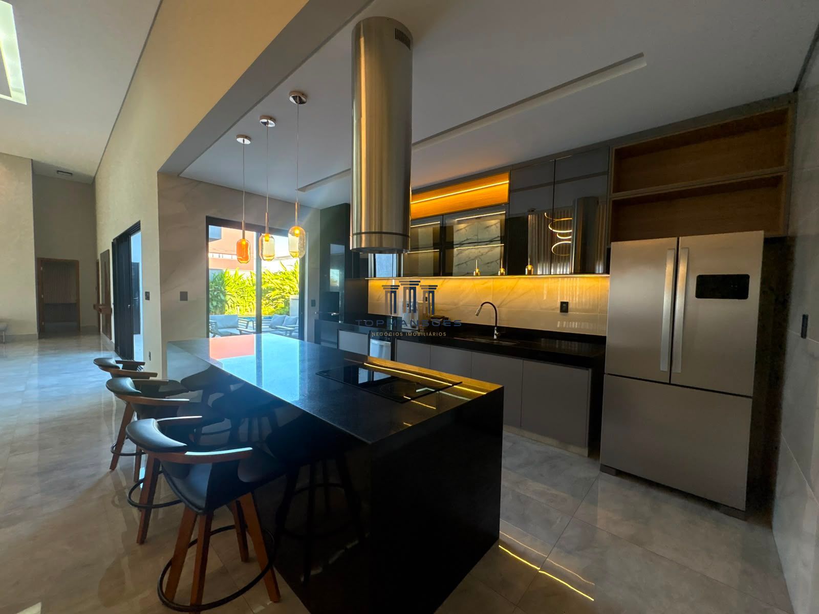 Casa em condomínio com 4 Dormitórios para alugar, 243 m² por R$ 22.000,00 Casa em condomínio com 4 Dormitórios para alugar, 243 m² por R$ 22.000,00