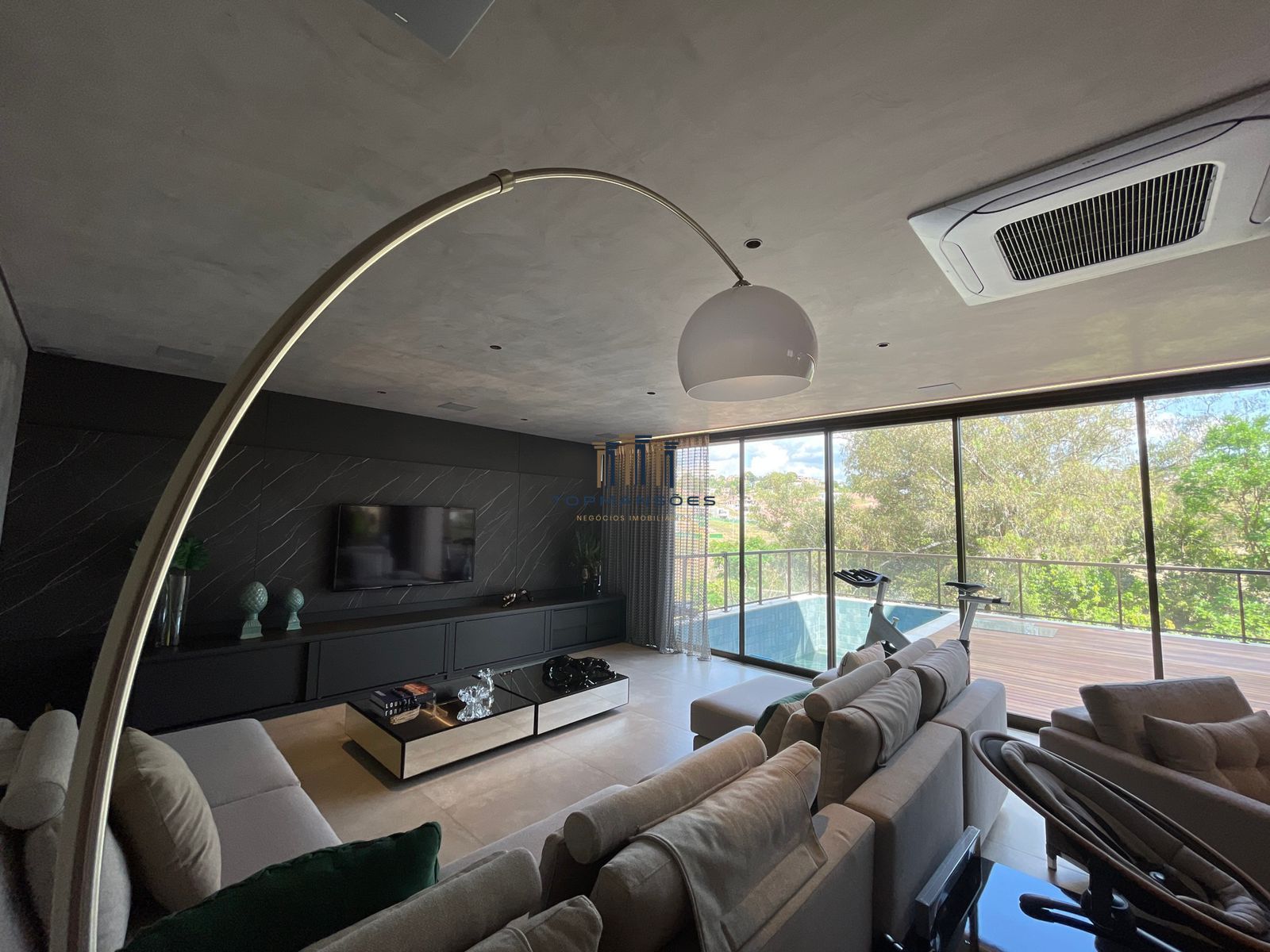 Casa moderna 4 quartos com piscina condomínio Alphaville - Vespasiano/MG