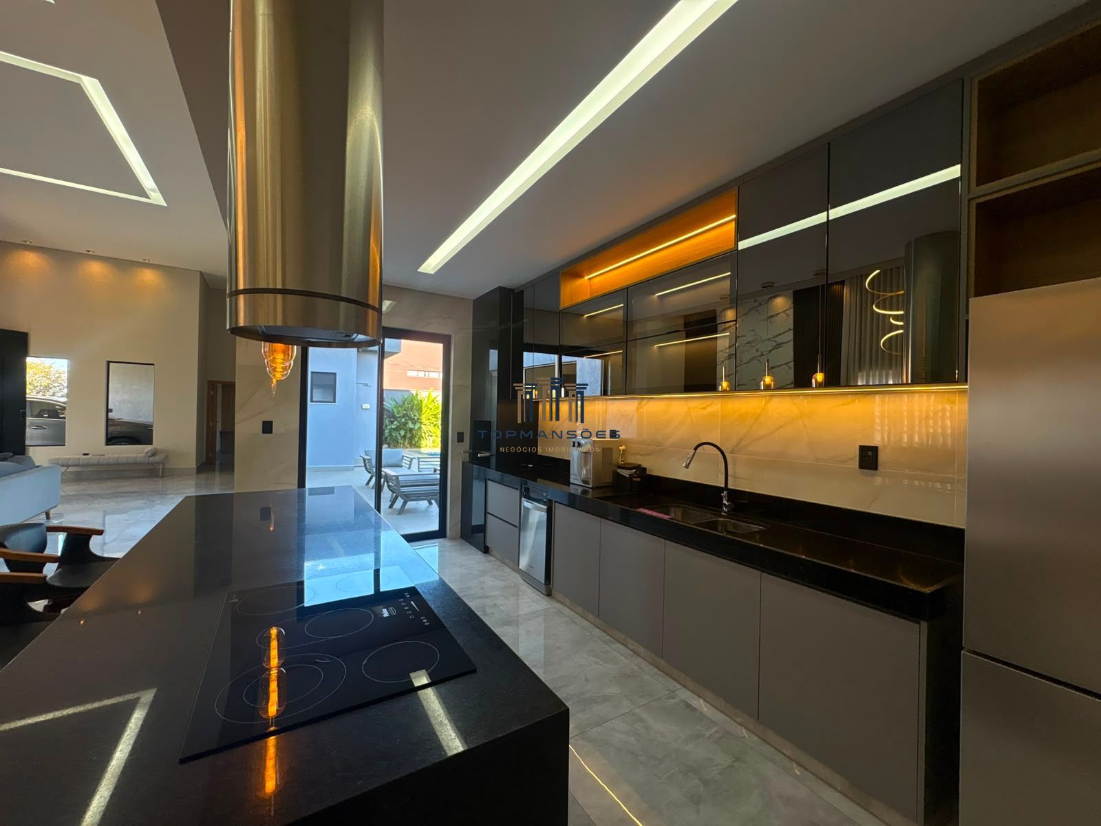 Casa em condomínio com 4 Dormitórios para alugar, 243 m² por R$ 22.000,00 Casa em condomínio com 4 Dormitórios para alugar, 243 m² por R$ 22.000,00