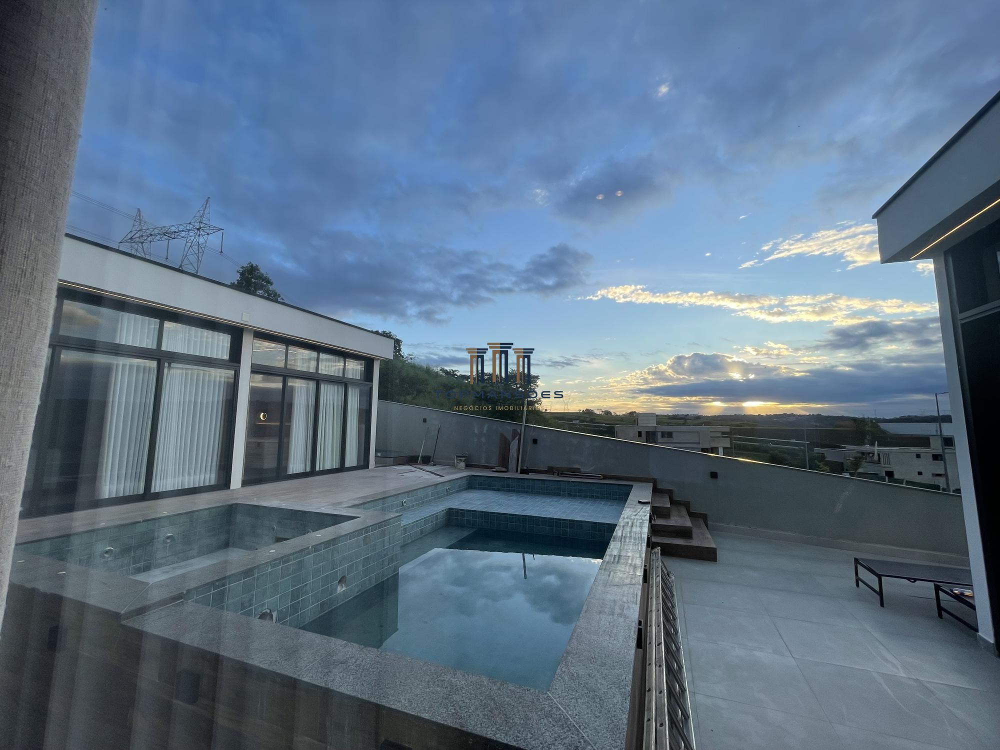 Casa moderna mobiliada com 4 quartos, spa e piscina em alpha