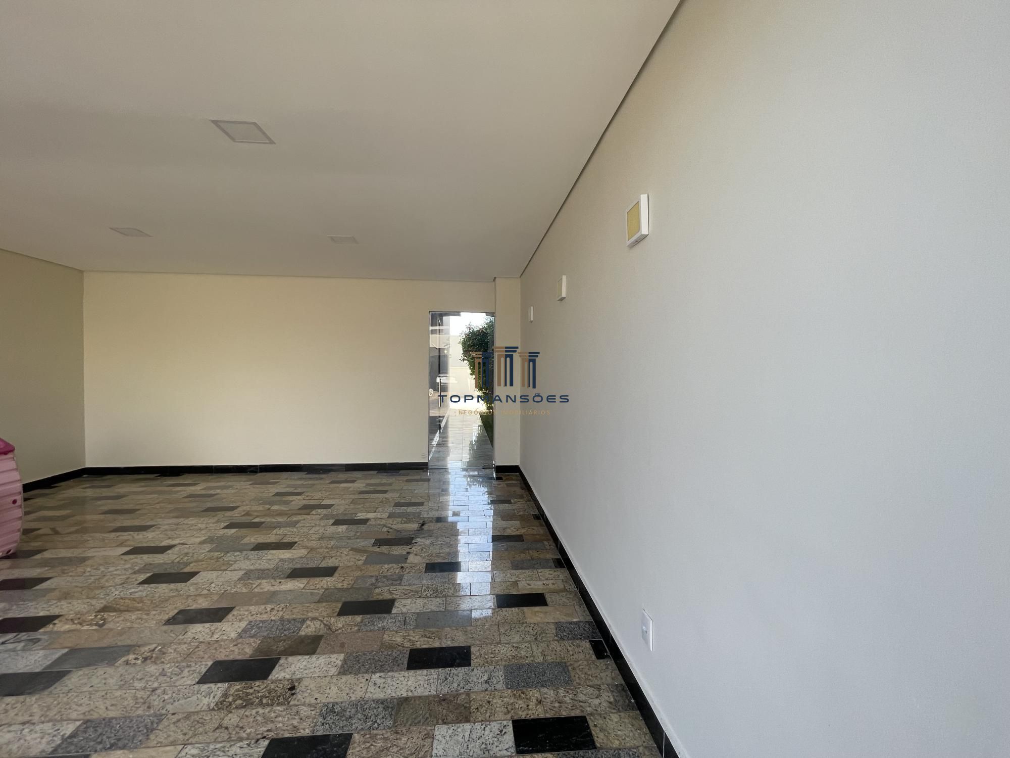 Linda casa com 3 suítes em Condomínio- Vespasiano.