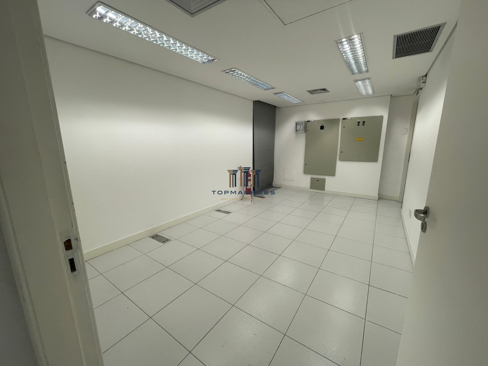 Loja/andar com 400m2 na melhor localização comercial da Pampulha!!!