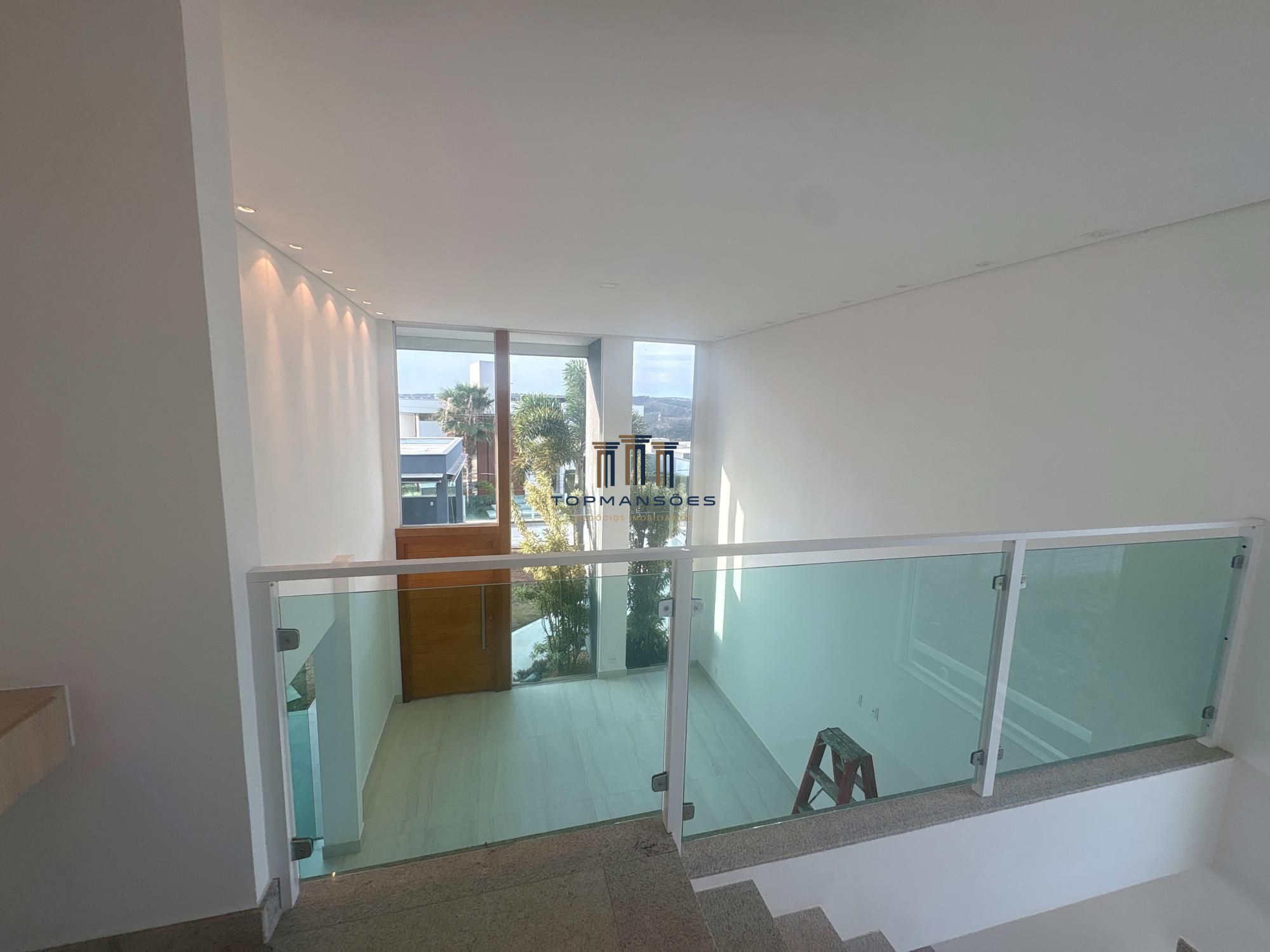 Casa com 4 suítes vista definitiva em Condominio fechado em Vespasiano