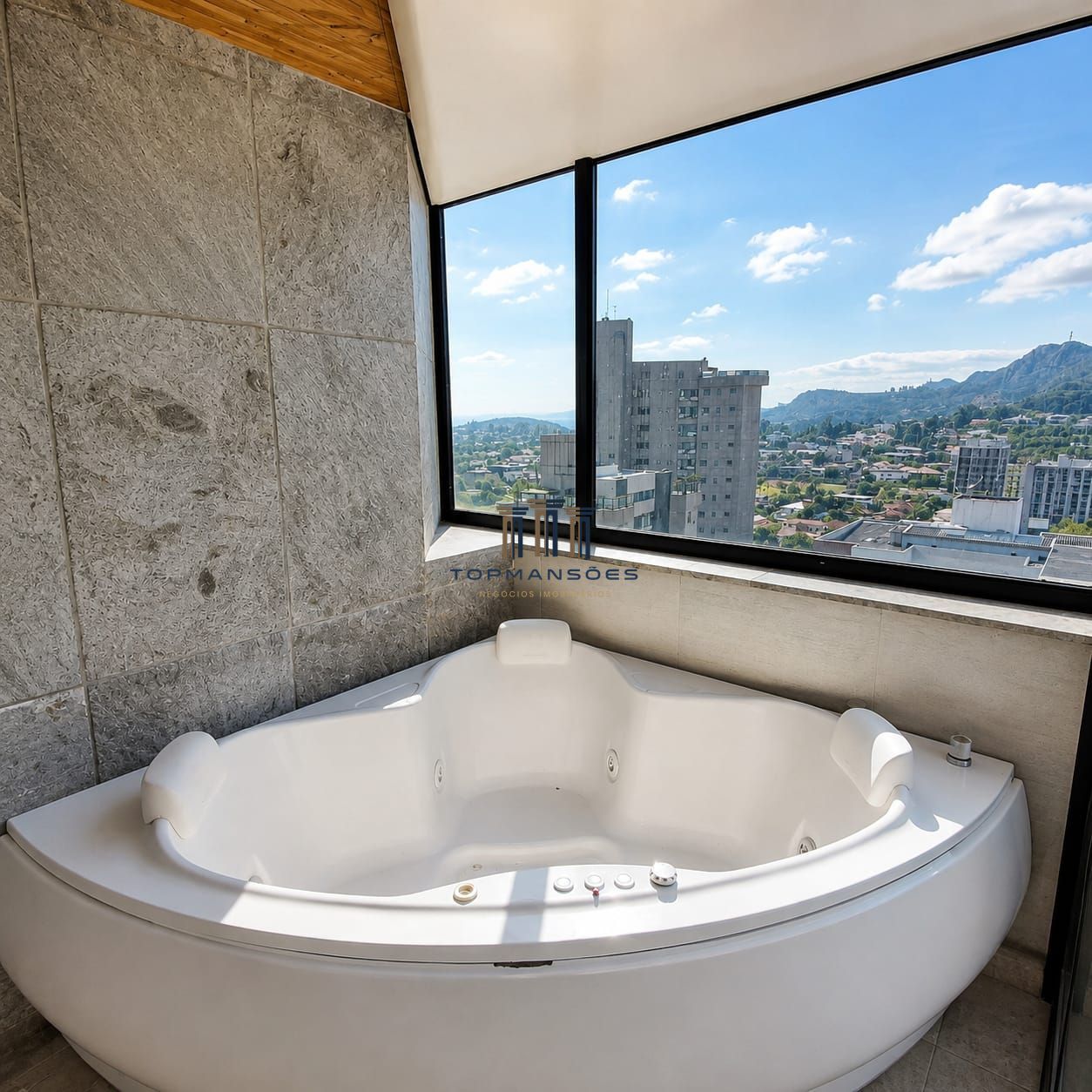 Cobertura duplex com 3 quartos, 304 m² - no belvedere