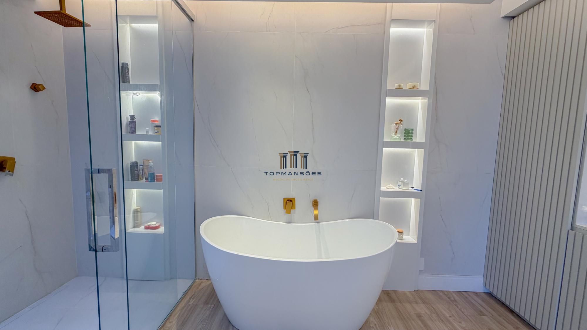 Casa Alto Padrão mobiliada com 4 Suítes, Piscina e Vista em Alphaville Vespasian